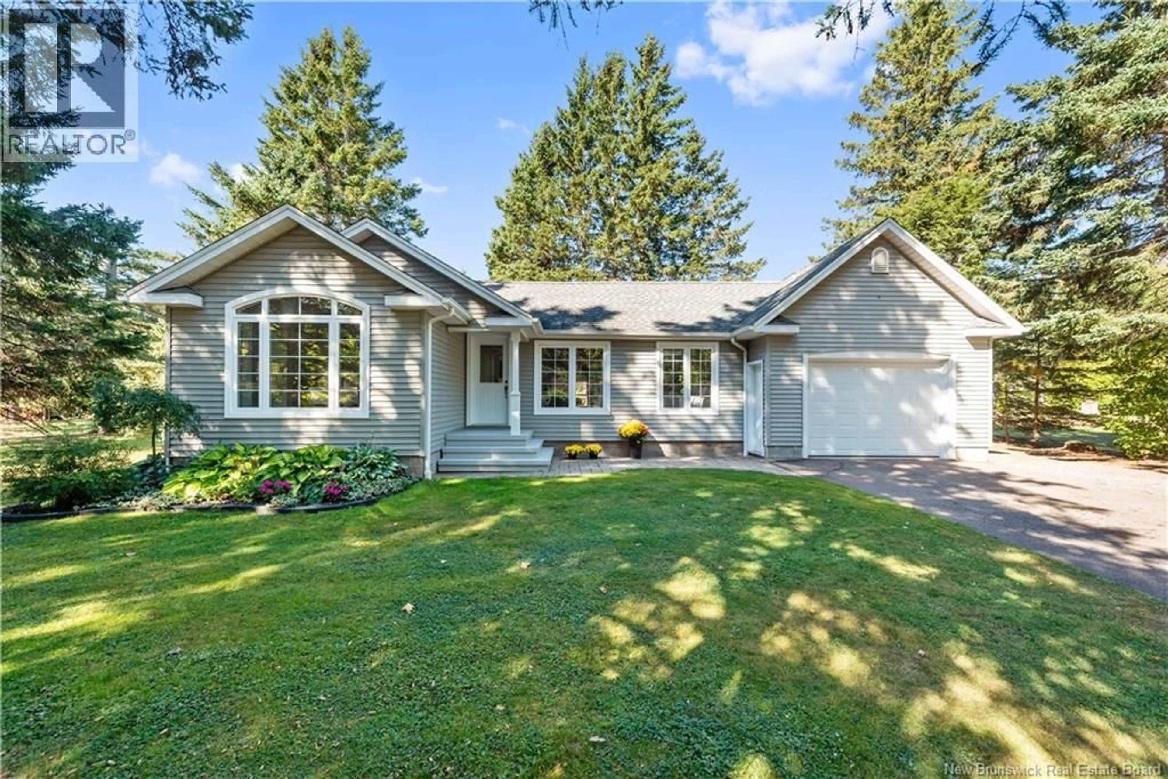 Home with vinyl exterior material, street for 77 133 ROUTE ROUTE, Shediac New Brunswick E4P3C8
