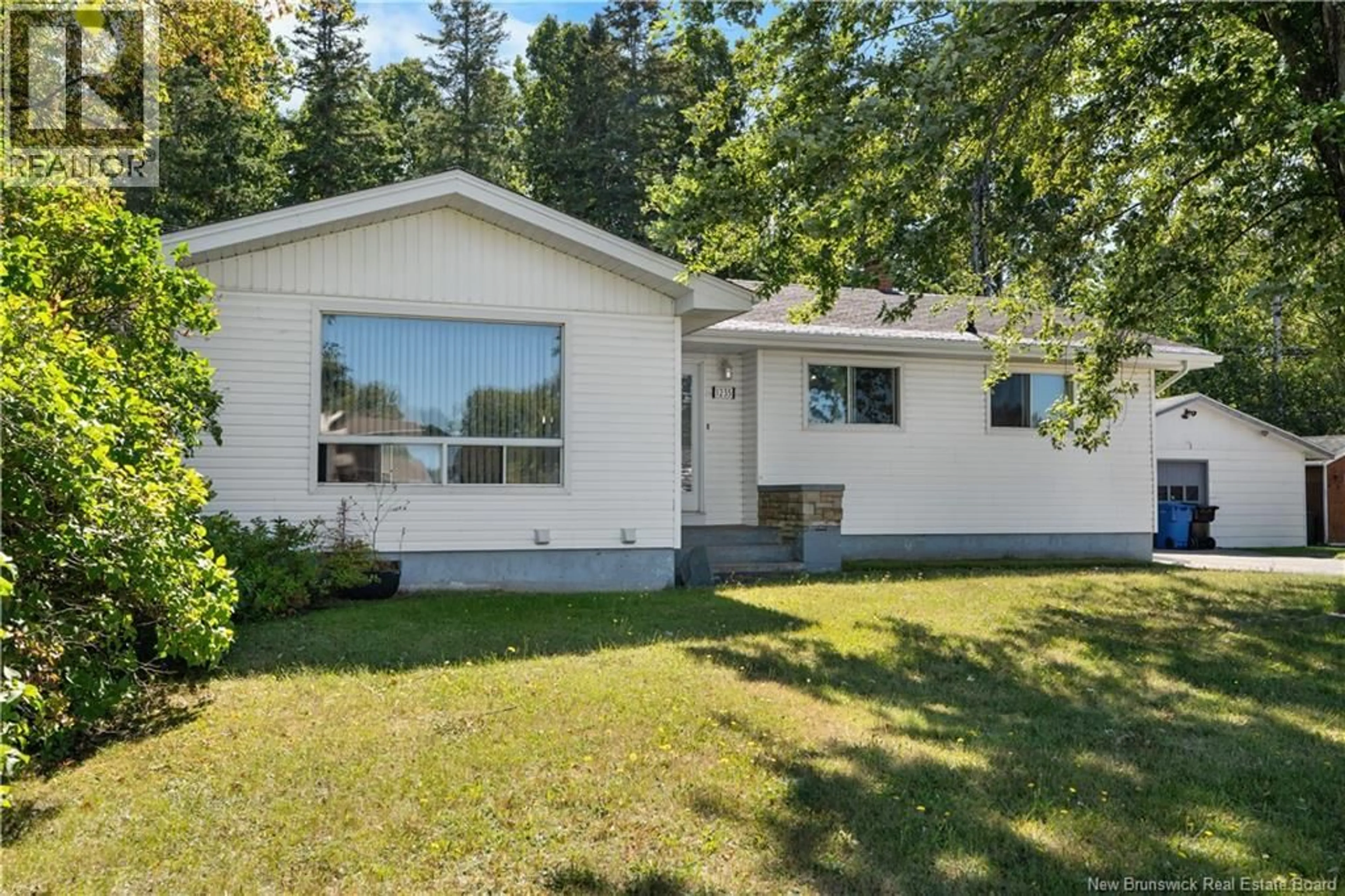 Home with vinyl exterior material, street for 1235 VANIER, Bathurst New Brunswick E2A3N6