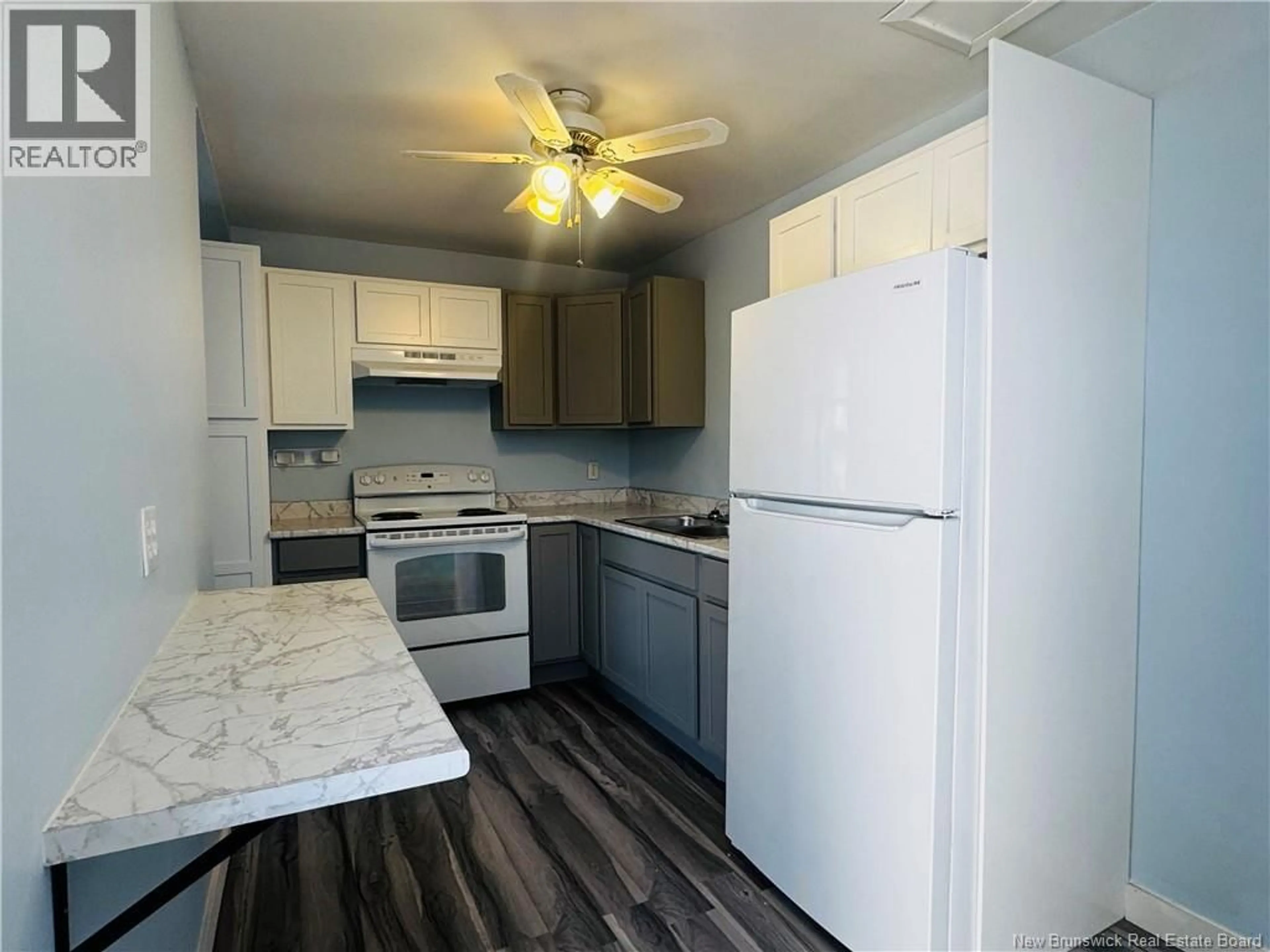 Standard kitchen, wood/laminate floor for 80 YOUNG, Bathurst New Brunswick E2A1K8