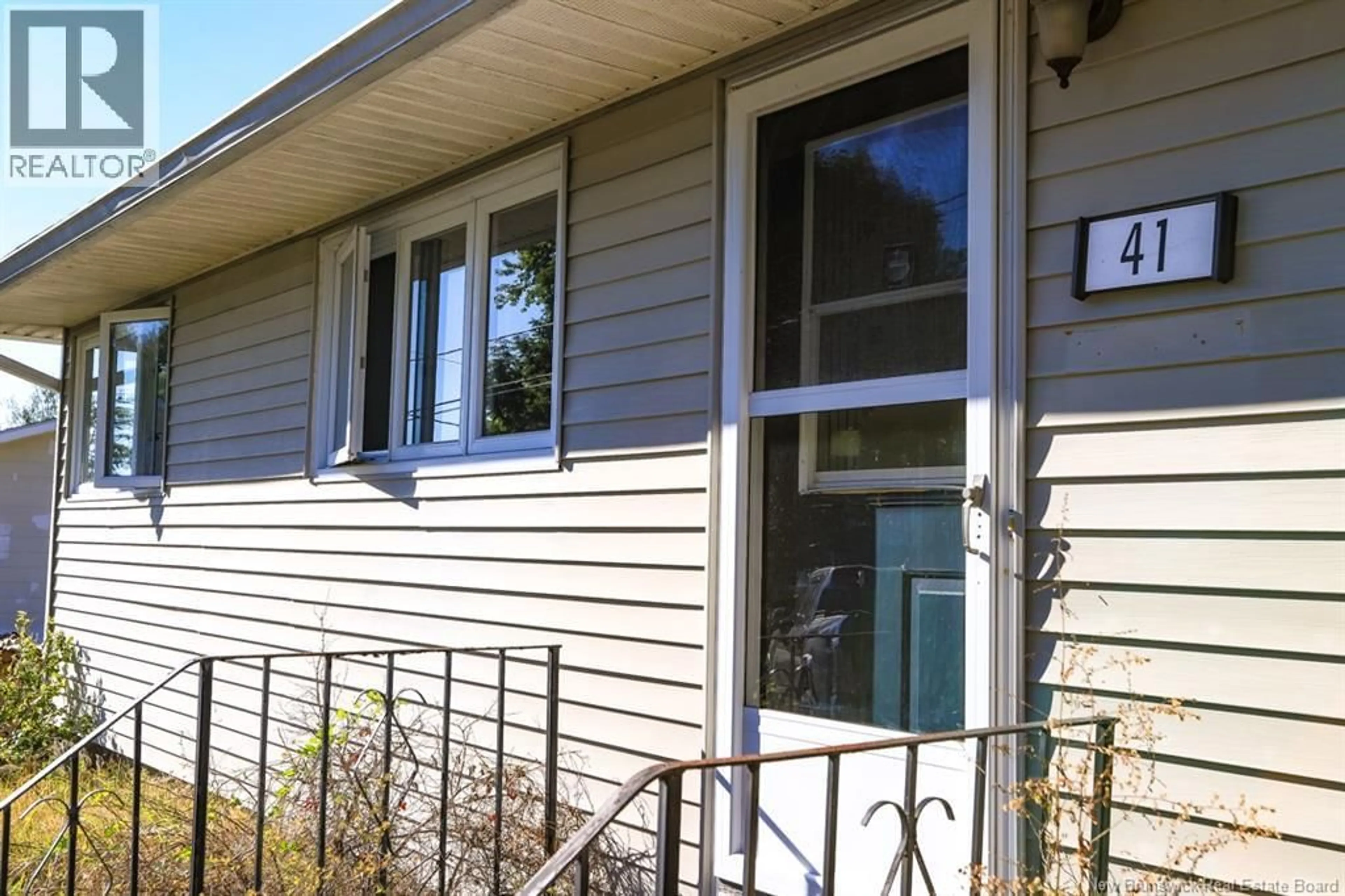 Home with vinyl exterior material, unknown for 41 PARKHILL DRIVE, Saint John New Brunswick E2J2V6