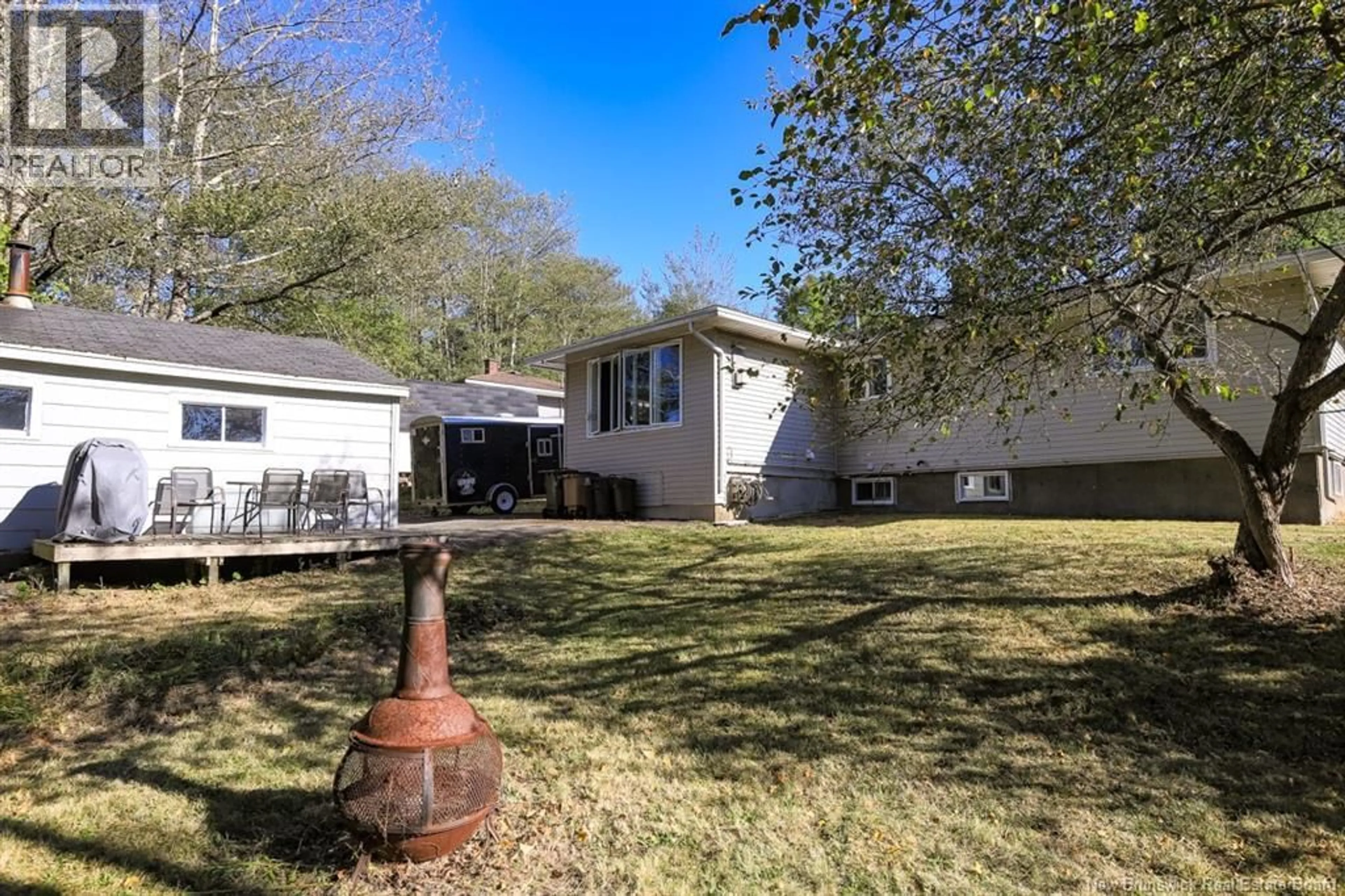 A pic from outside/outdoor area/front of a property/back of a property/a pic from drone, street for 41 PARKHILL DRIVE, Saint John New Brunswick E2J2V6