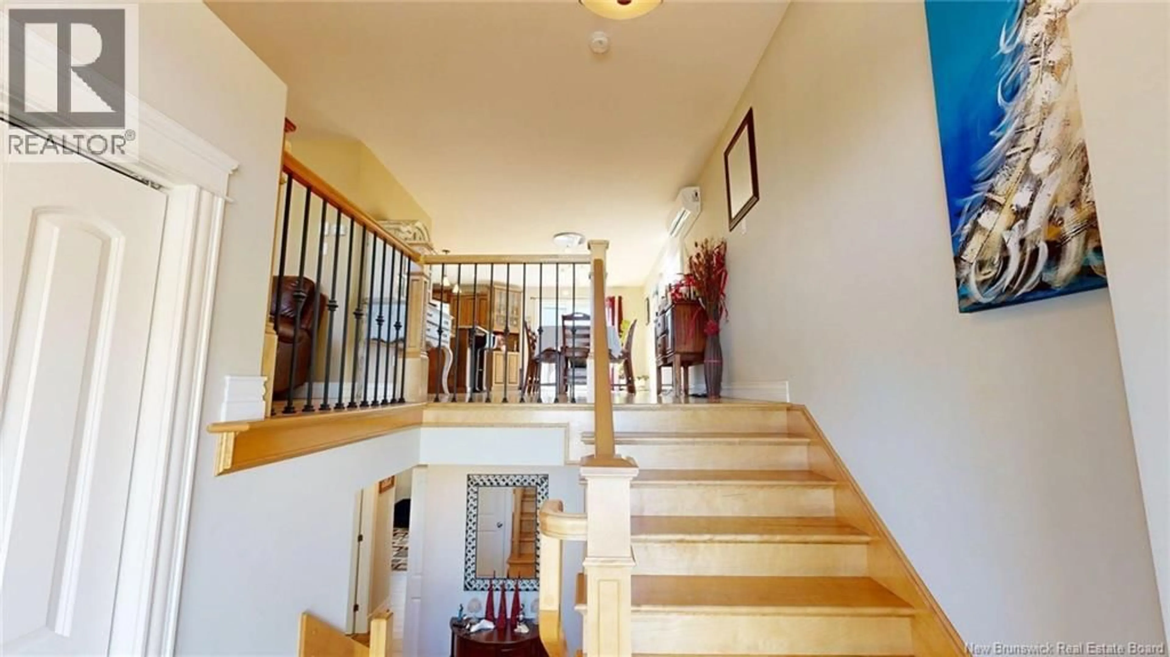 Indoor foyer for 32 MACAULEY AVENUE, Saint John New Brunswick E2K2K5