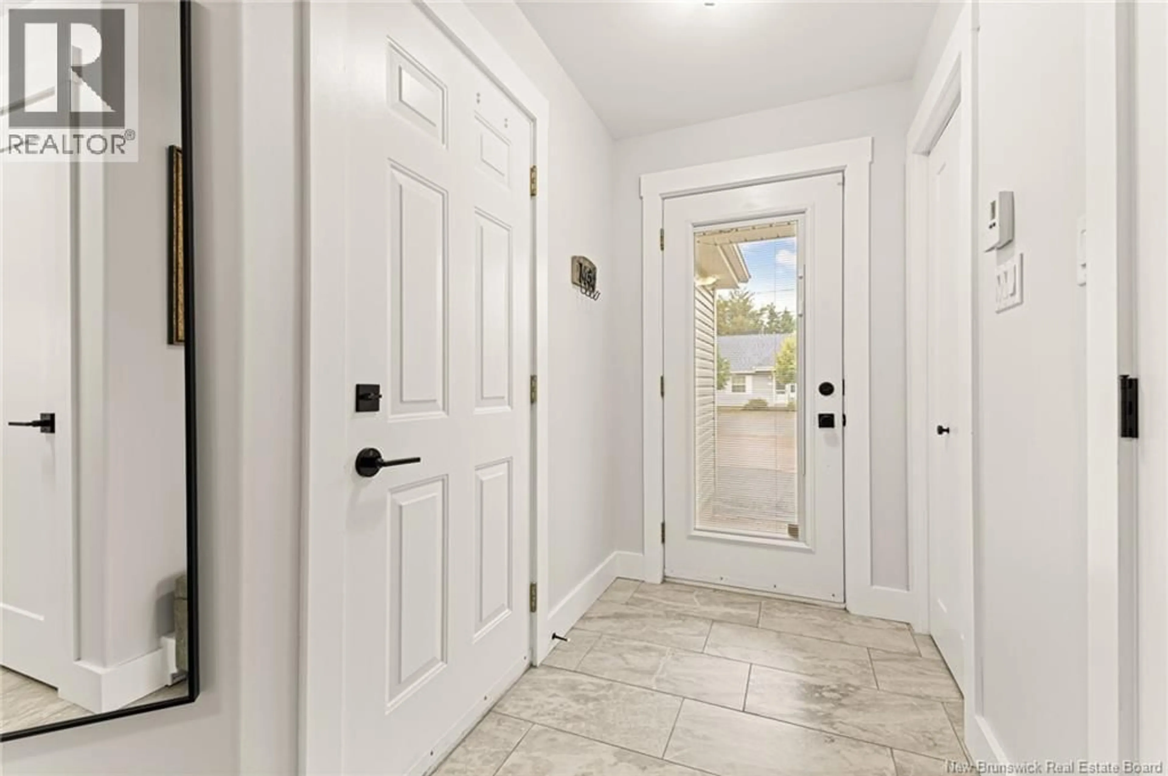 Indoor entryway for 14 FIRMIN CRESCENT, Dieppe New Brunswick E1A7T1