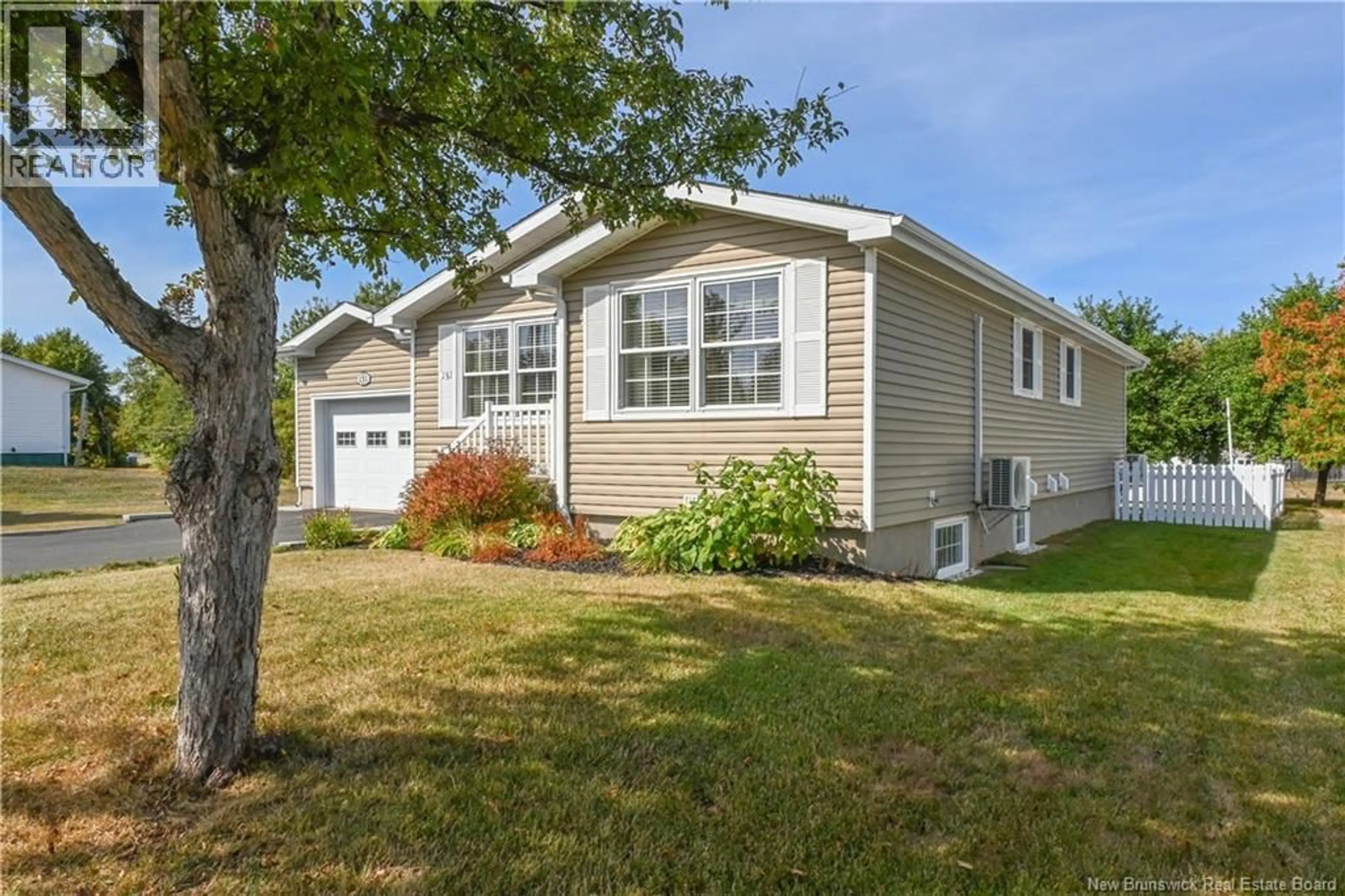Home with vinyl exterior material, street for 151 RUE DES PEUPLIERS, Shippagan New Brunswick E8S1J7