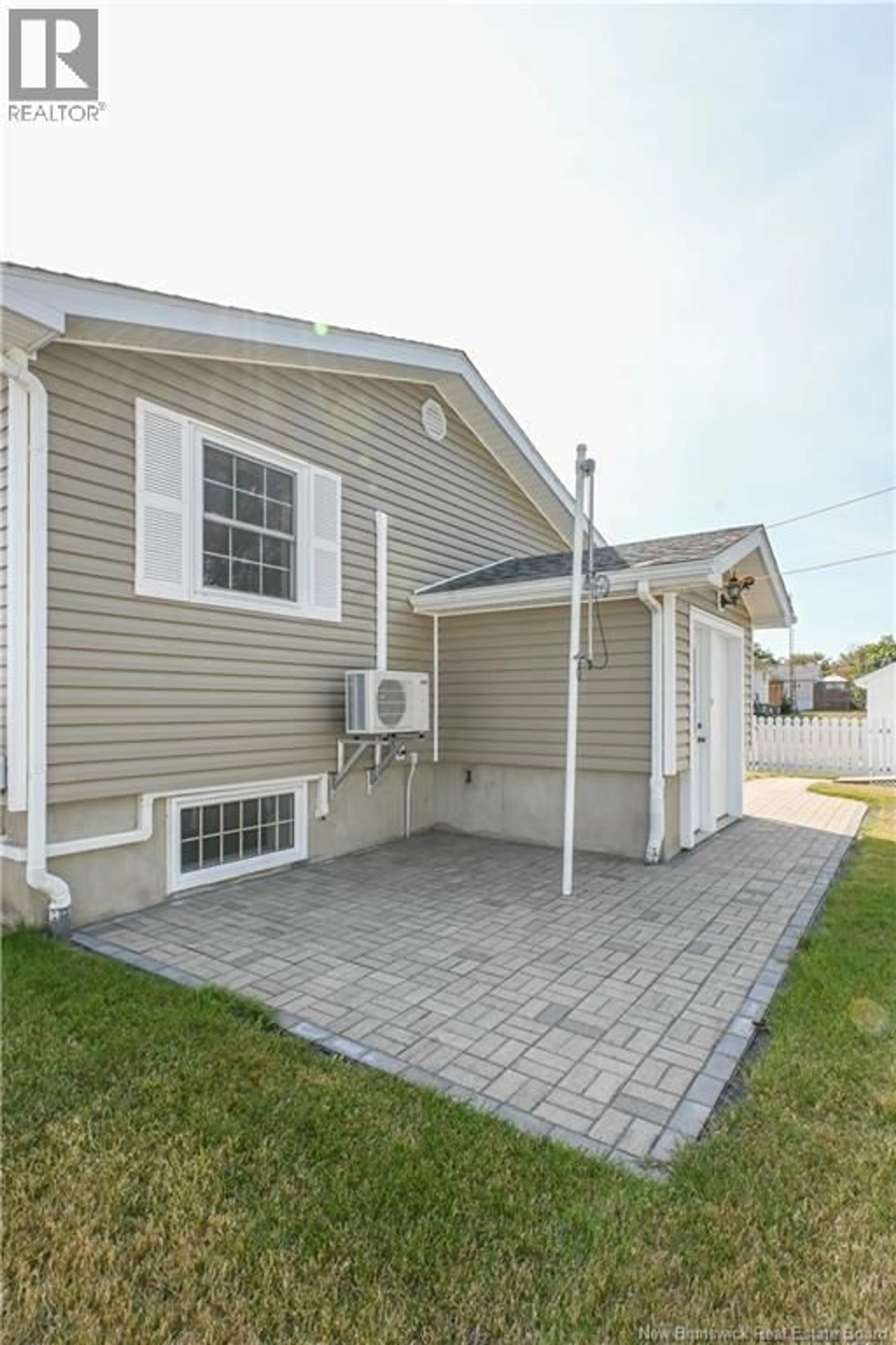 Home with vinyl exterior material, street for 151 RUE DES PEUPLIERS, Shippagan New Brunswick E8S1J7