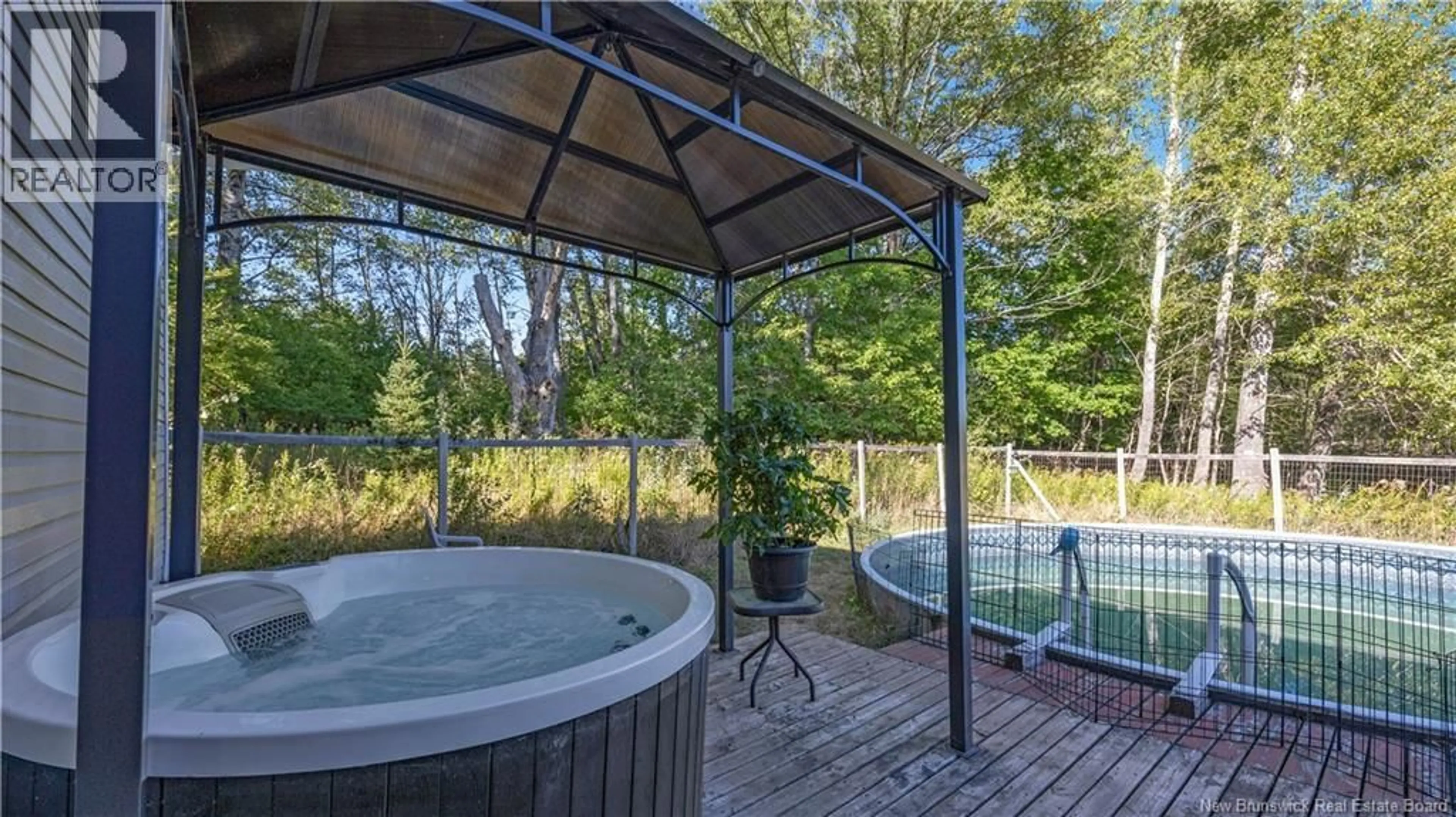 Patio, water/lake/river/ocean view for 631 KENNEBECASIS RIVER ROAD, Hampton New Brunswick E5N6L8