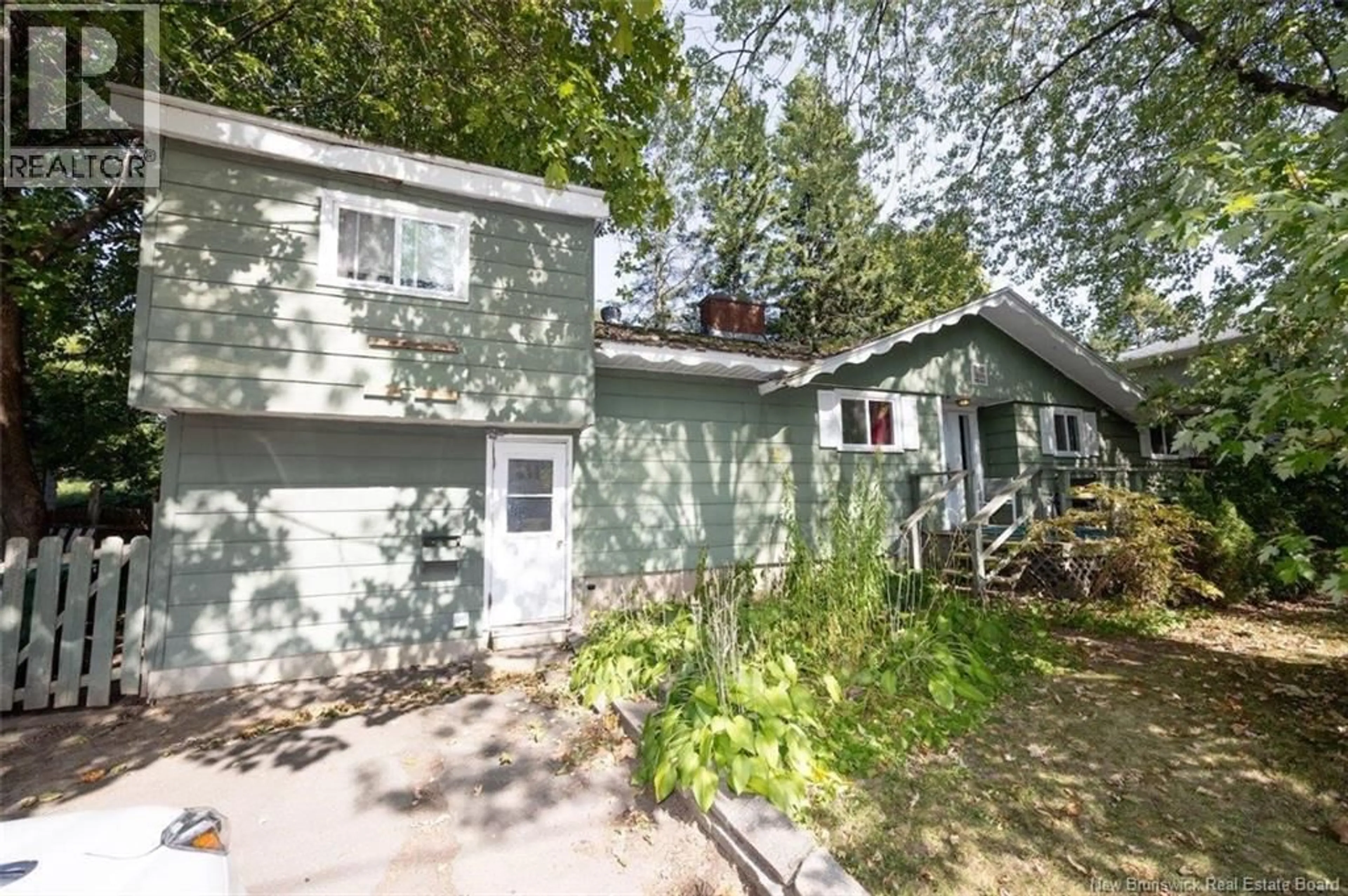 Home with vinyl exterior material, street for 755 GREGG COURT, Fredericton New Brunswick E3B4H5