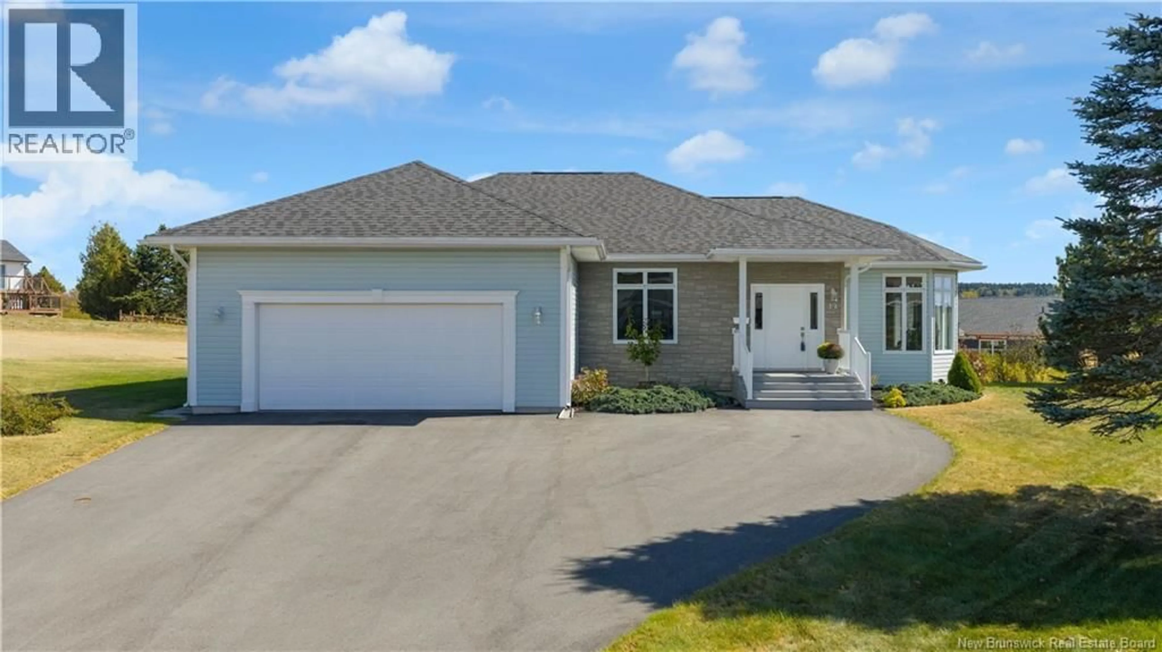 Home with vinyl exterior material, street for 19 LAKEFIELD COURT, Saint John New Brunswick E2J5B3