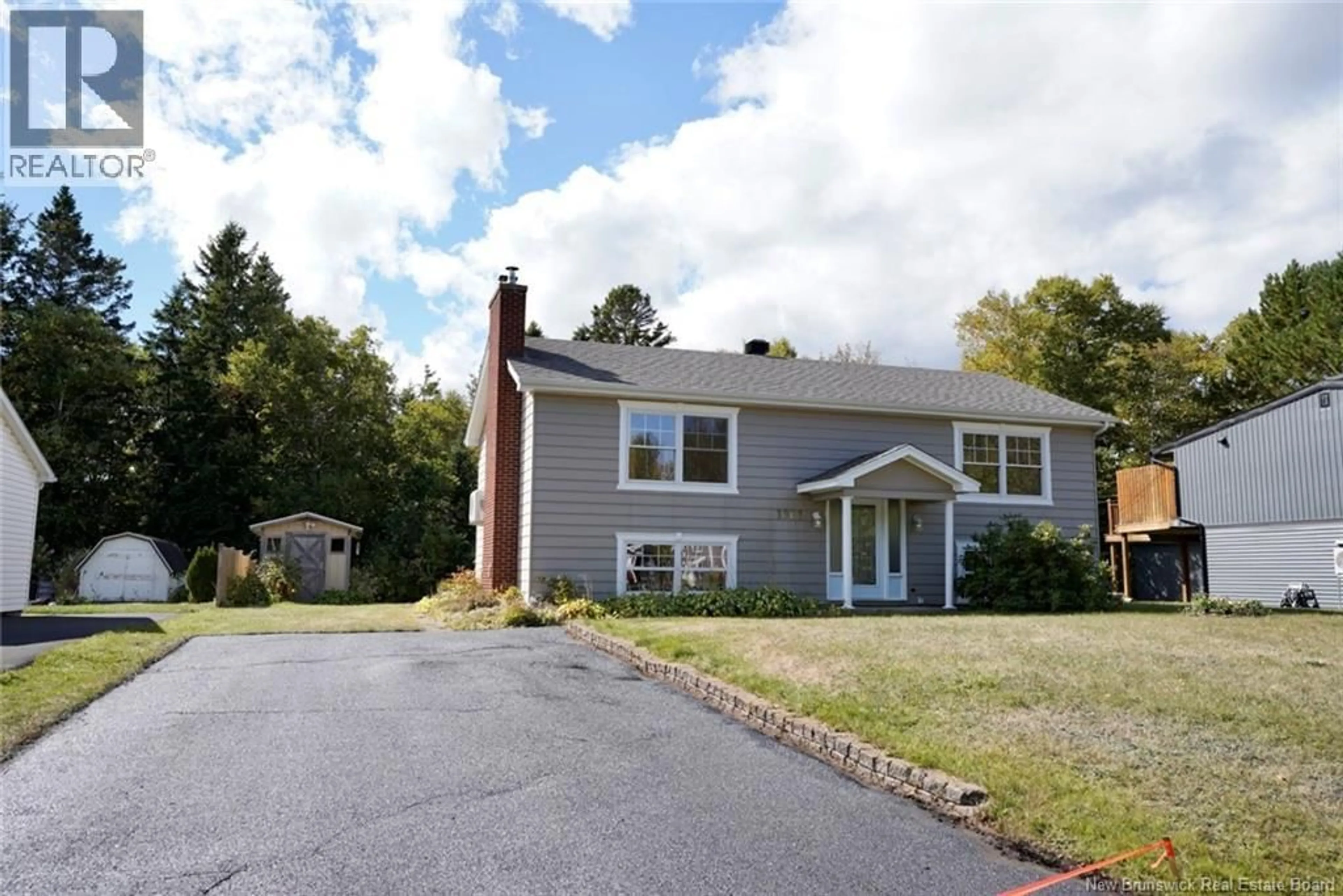 Home with vinyl exterior material, street for 1961 CRAIG AVENUE, Bathurst New Brunswick E2A4Y1