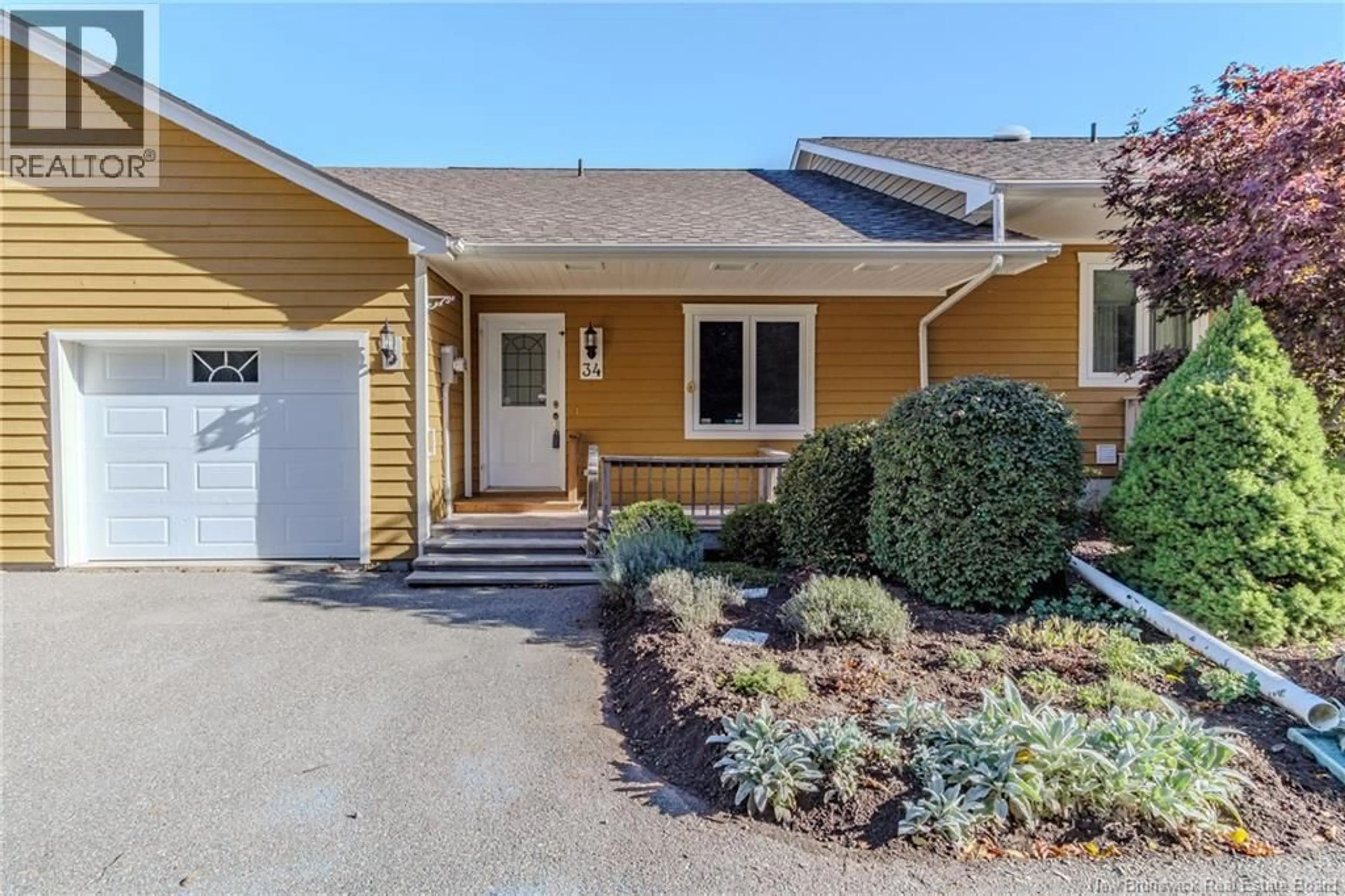 Home with vinyl exterior material, street for 34 MERRITT HILL ROAD, Quispamsis New Brunswick E2E6A1