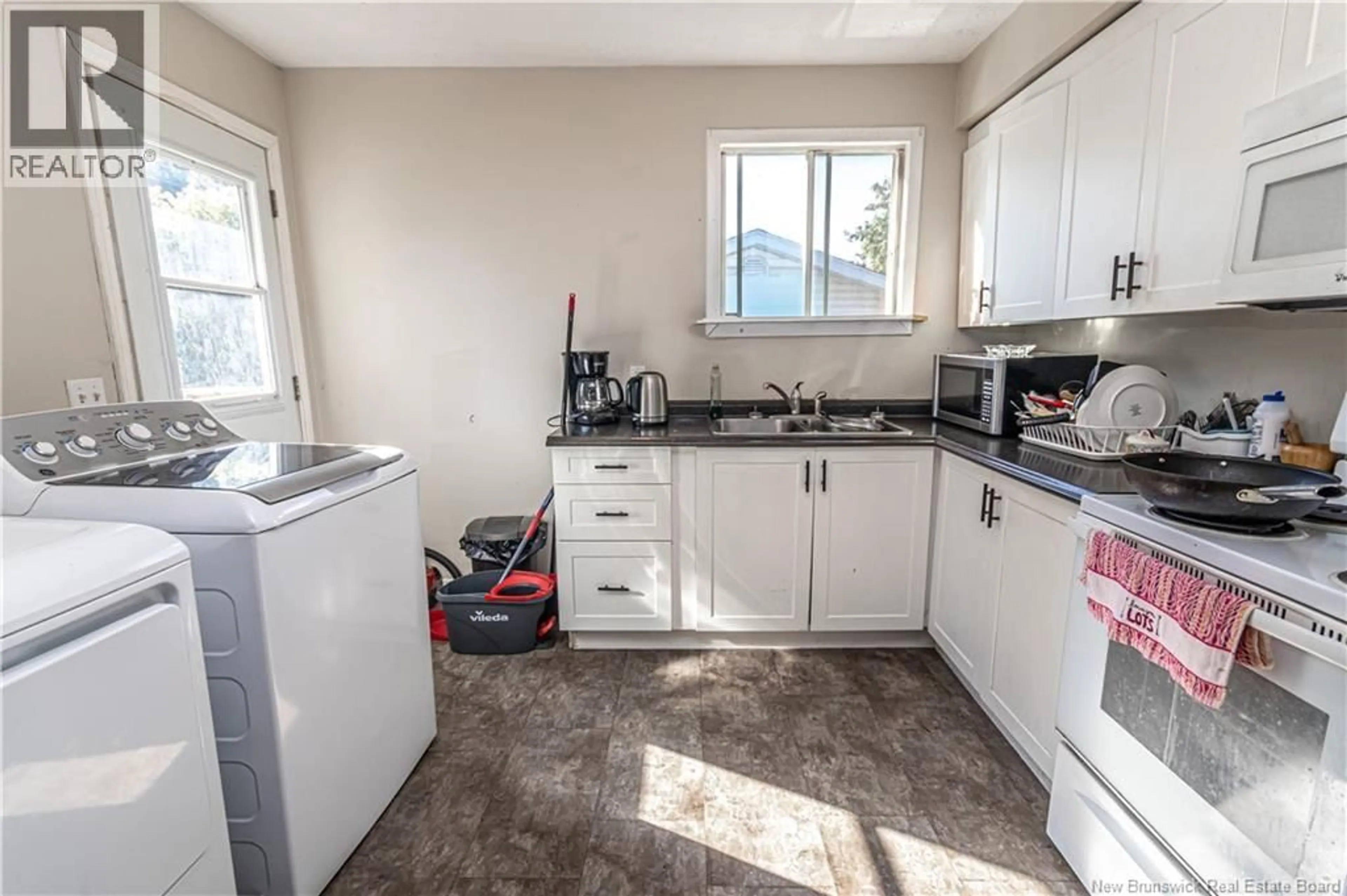 Standard kitchen, unknown for 208 MCKEEN STREET, Fredericton New Brunswick E3A2R1