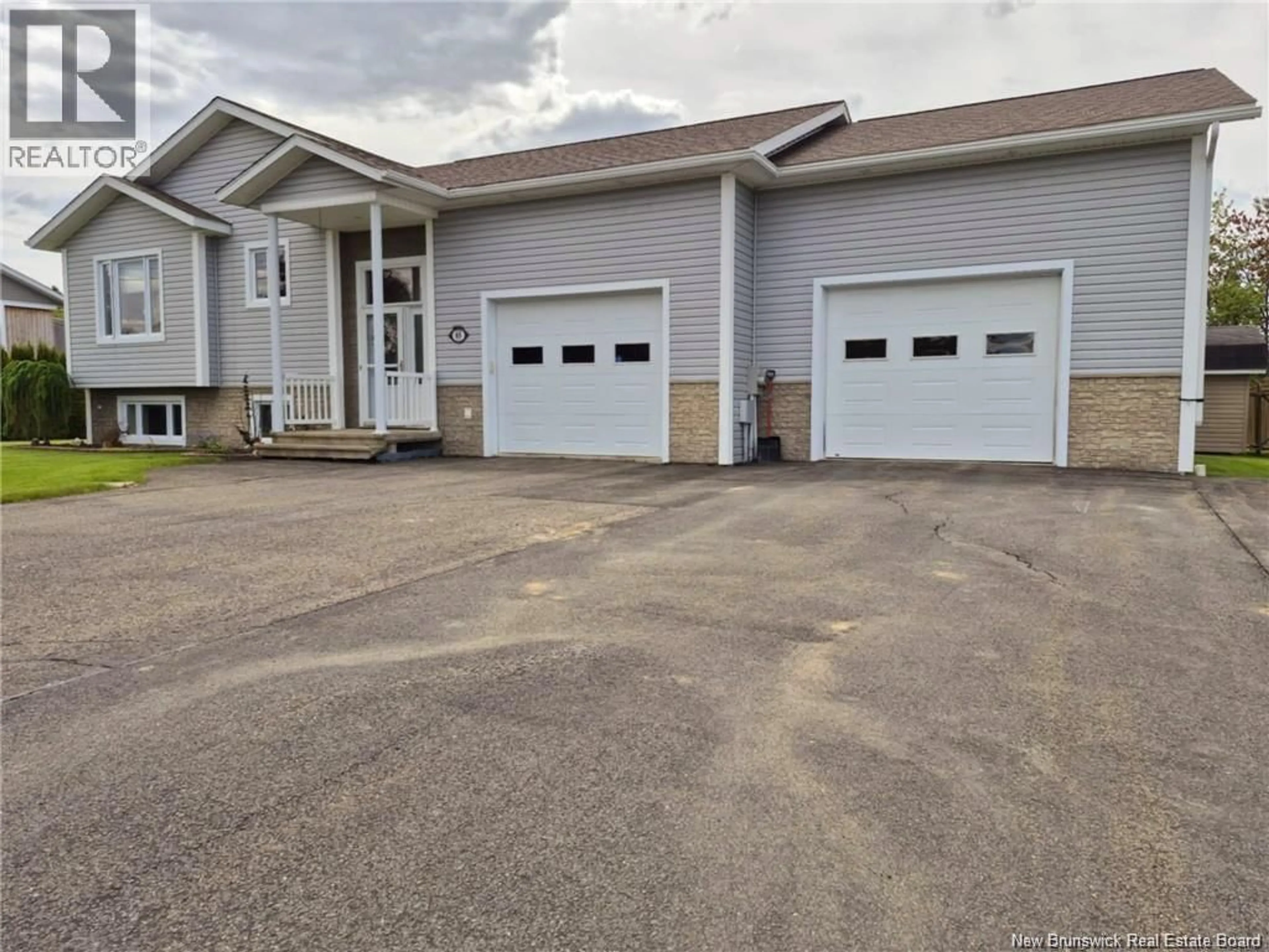 Indoor garage for 85 TAYLOR, Grand Falls New Brunswick E3Y3W6