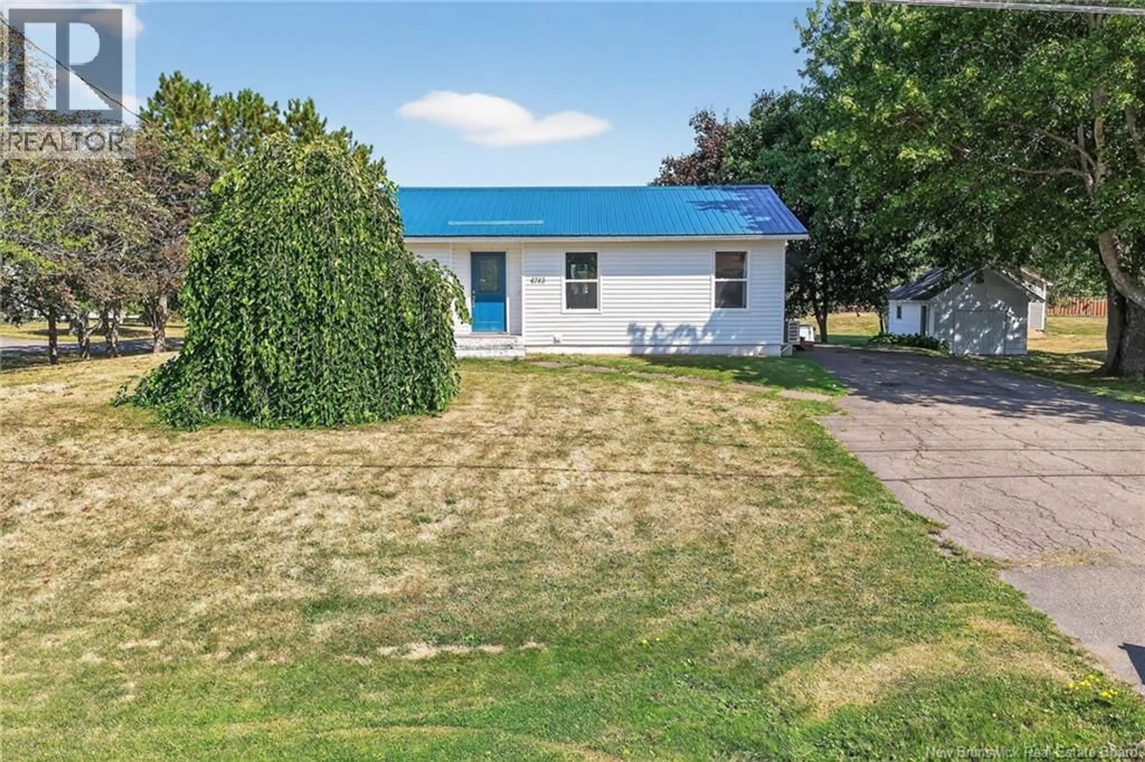 A pic from outside/outdoor area/front of a property/back of a property/a pic from drone, unknown for 4743 ROUTE 134 ROUTE, Cocagne New Brunswick E4R2Y1