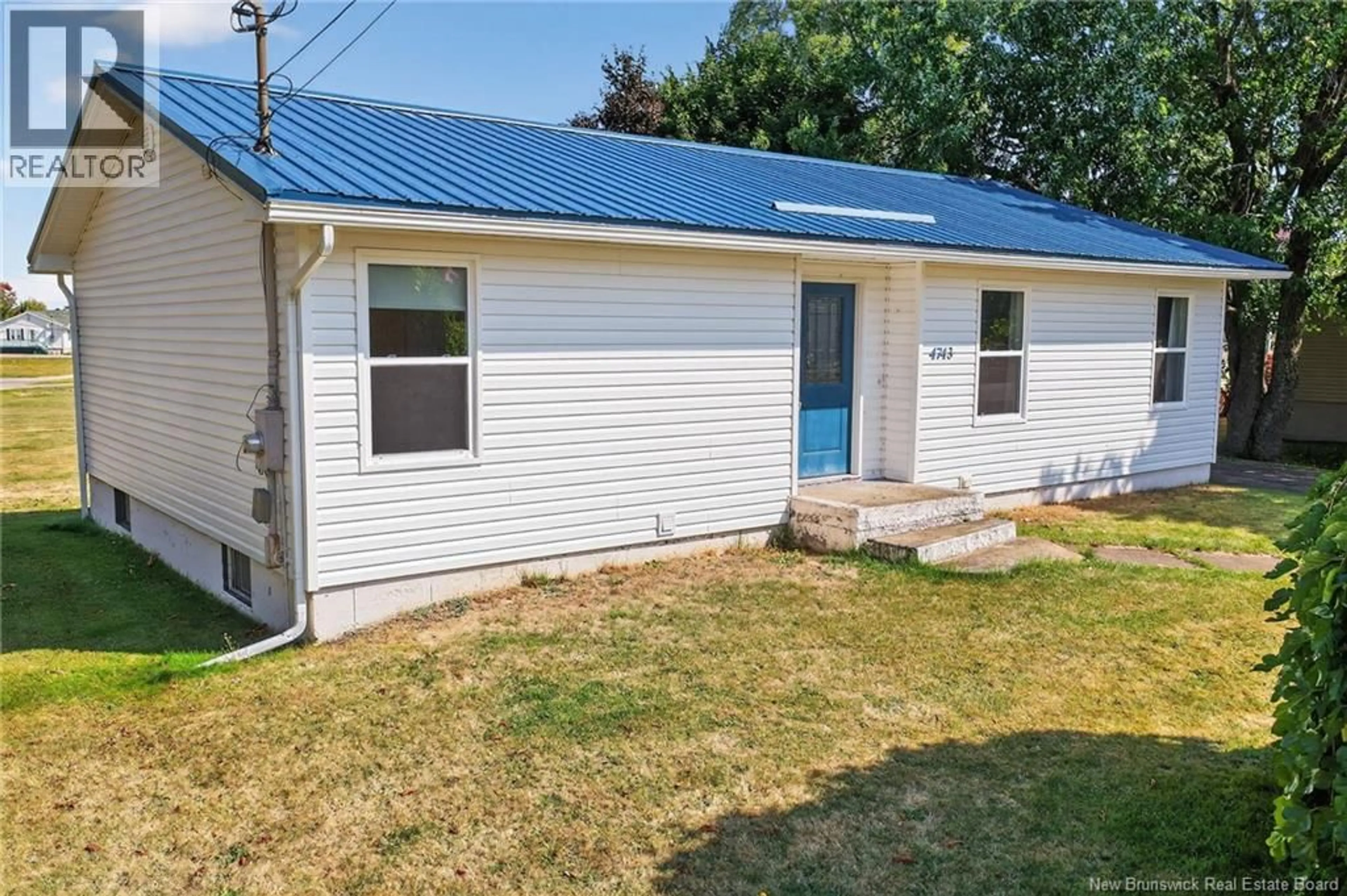 Home with vinyl exterior material, street for 4743 ROUTE 134 ROUTE, Cocagne New Brunswick E4R2Y1