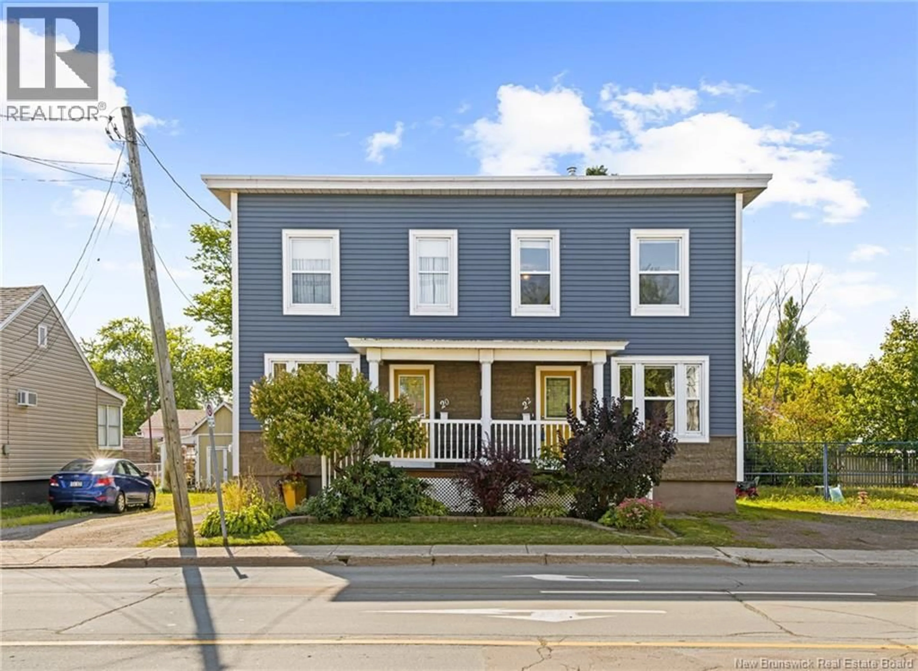 Home with vinyl exterior material, street for 20-22 SIXTH STREET, Moncton New Brunswick E1E3G6