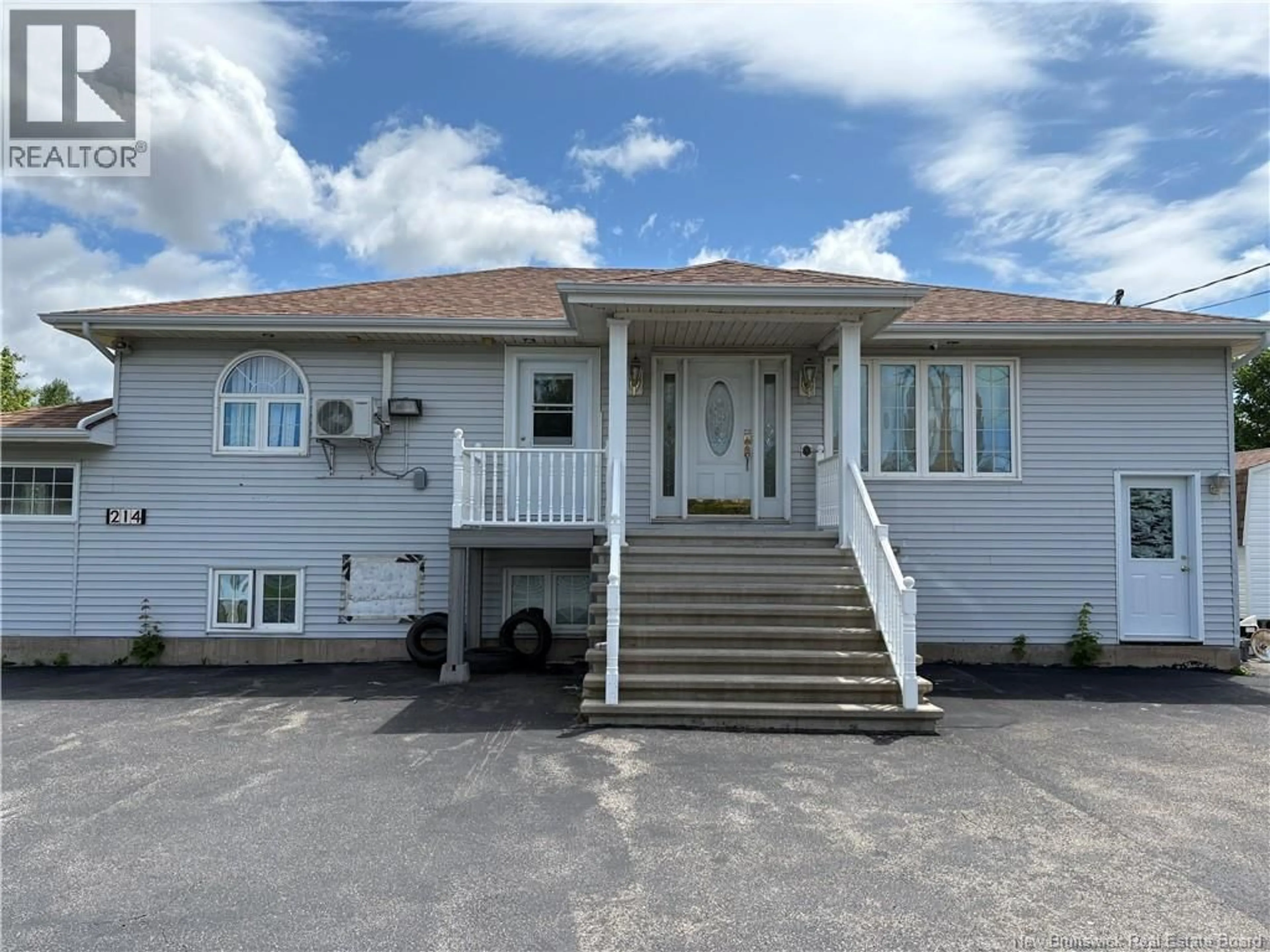 Home with vinyl exterior material, building for 214 IER ROAD, Shippagan New Brunswick E8S1T2