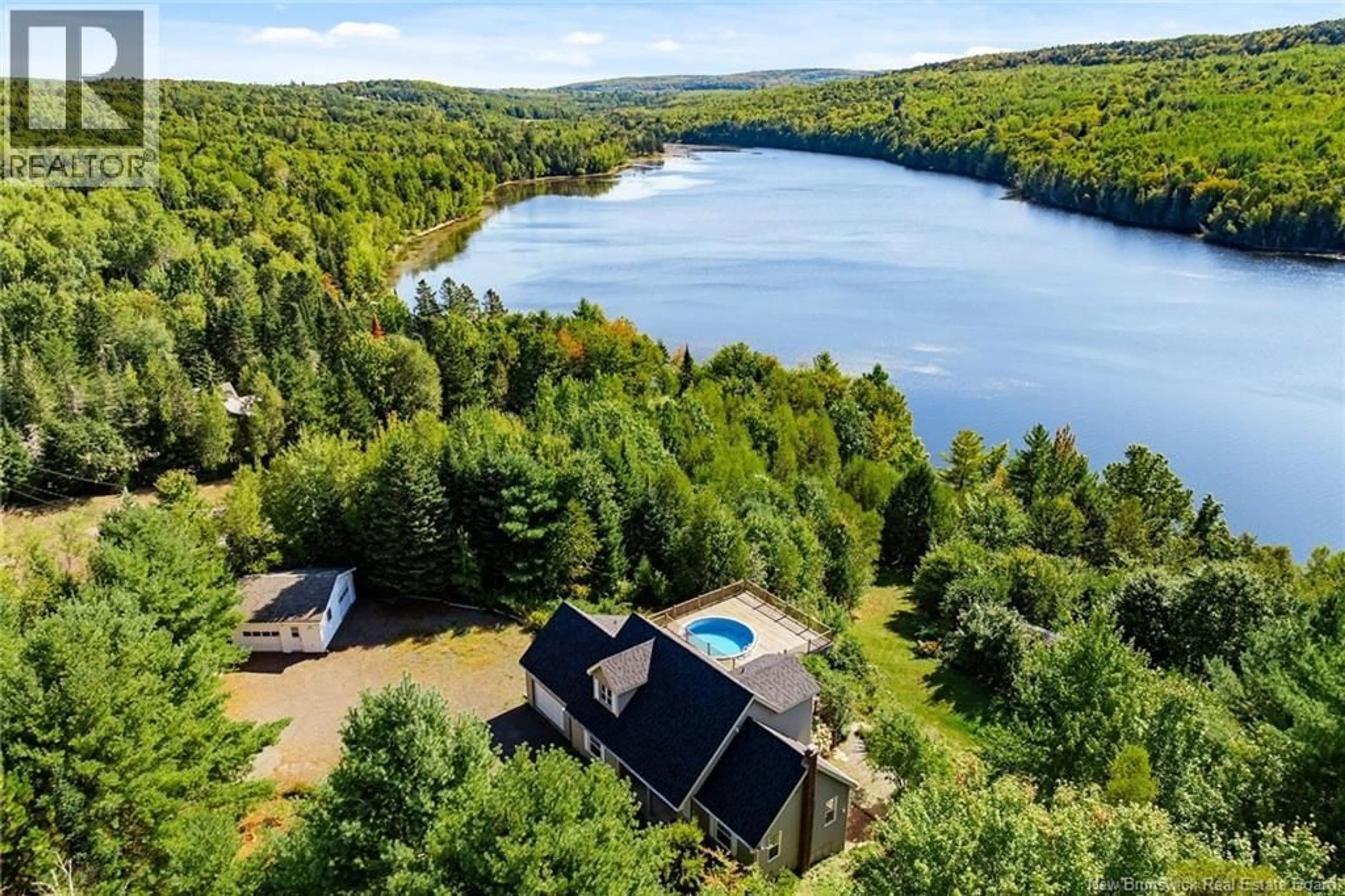 A pic from outside/outdoor area/front of a property/back of a property/a pic from drone, water/lake/river/ocean view for 18 HILLVIEW STREET, Upper Kingsclear New Brunswick E3B1V1