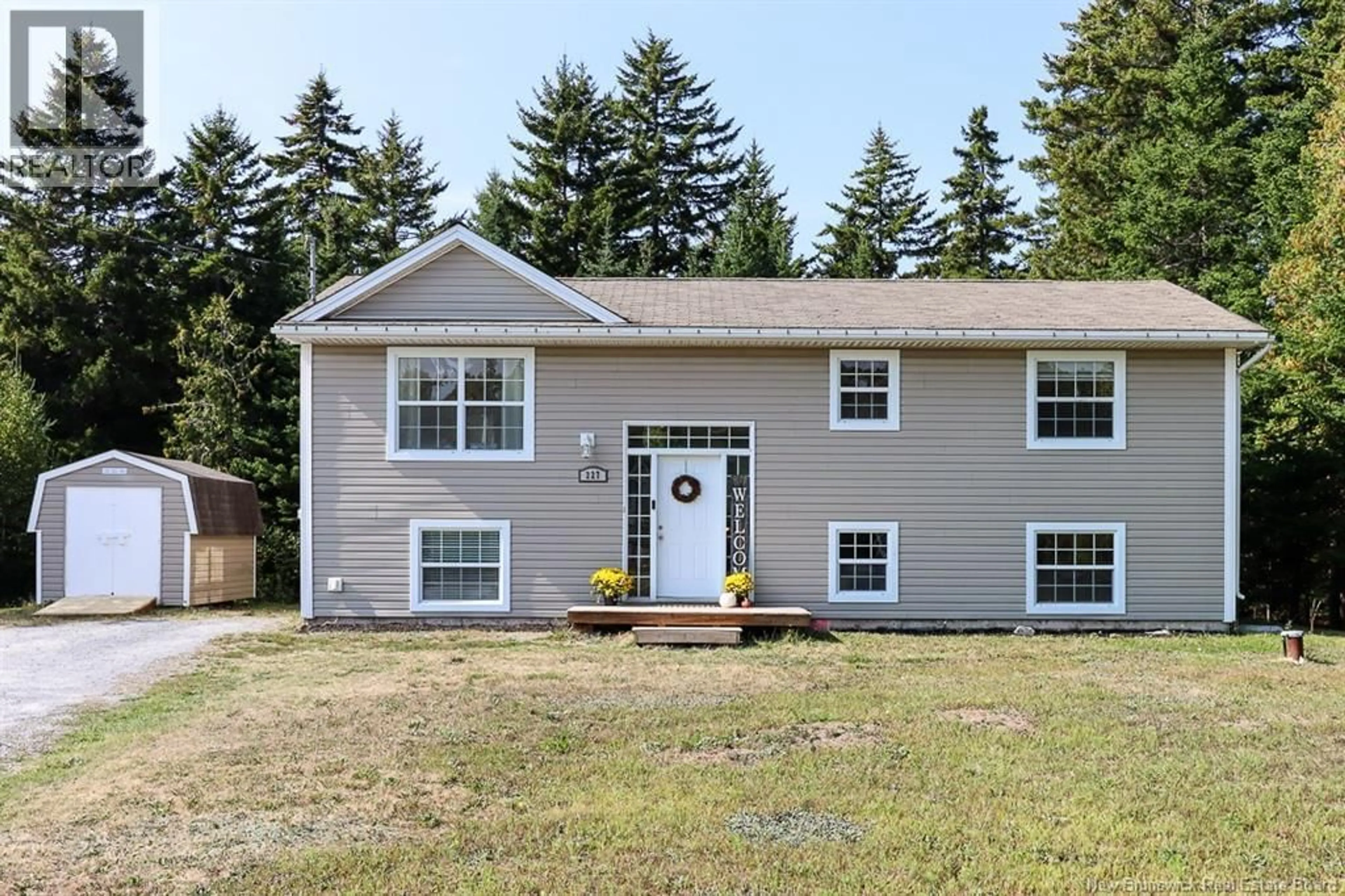Home with vinyl exterior material, unknown for 227 VINCENT ROAD, Quispamsis New Brunswick E2E0B3