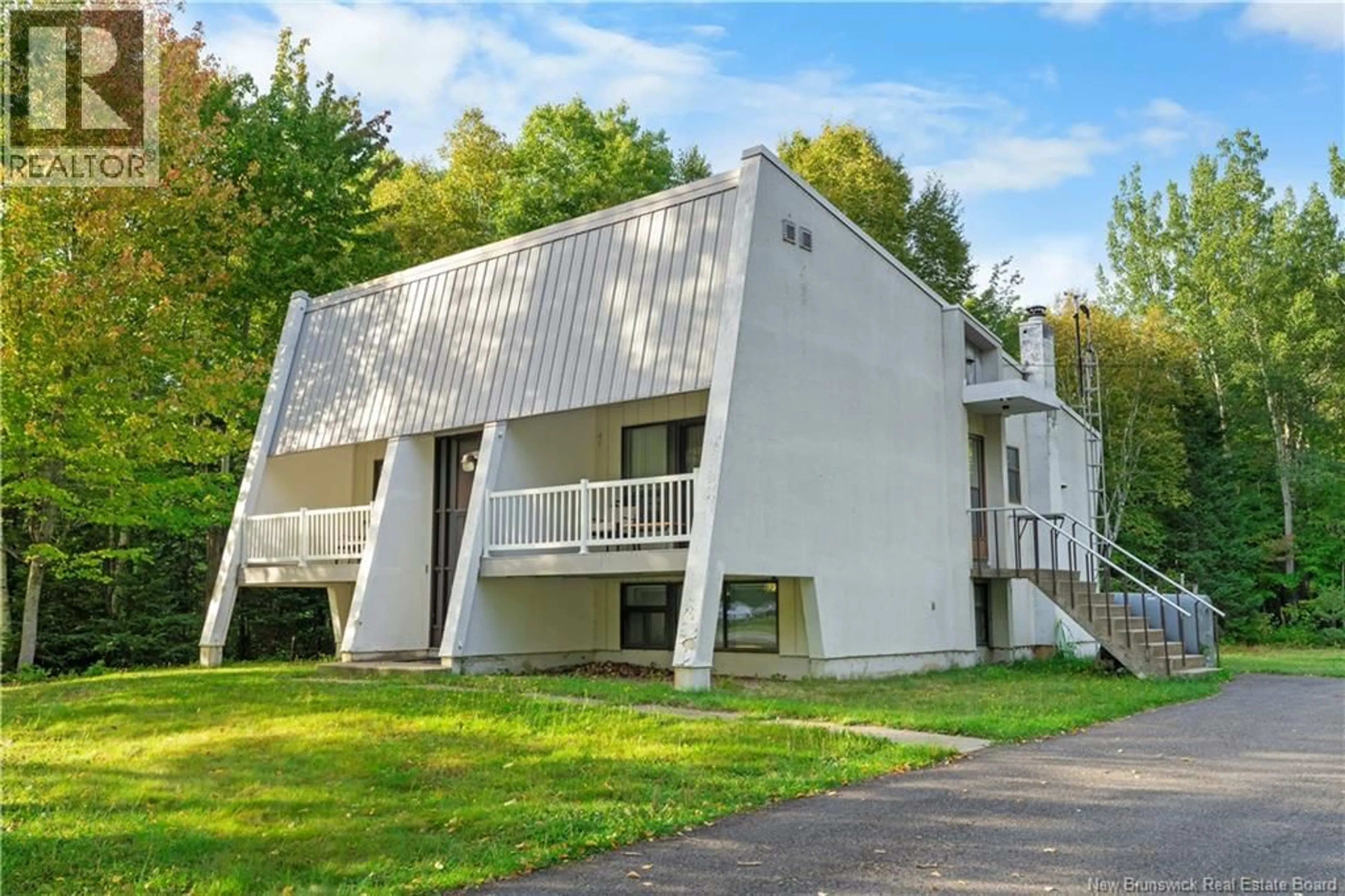 Home with vinyl exterior material, building for 2470 SUNSET DRIVE, Bathurst New Brunswick E2A7K8