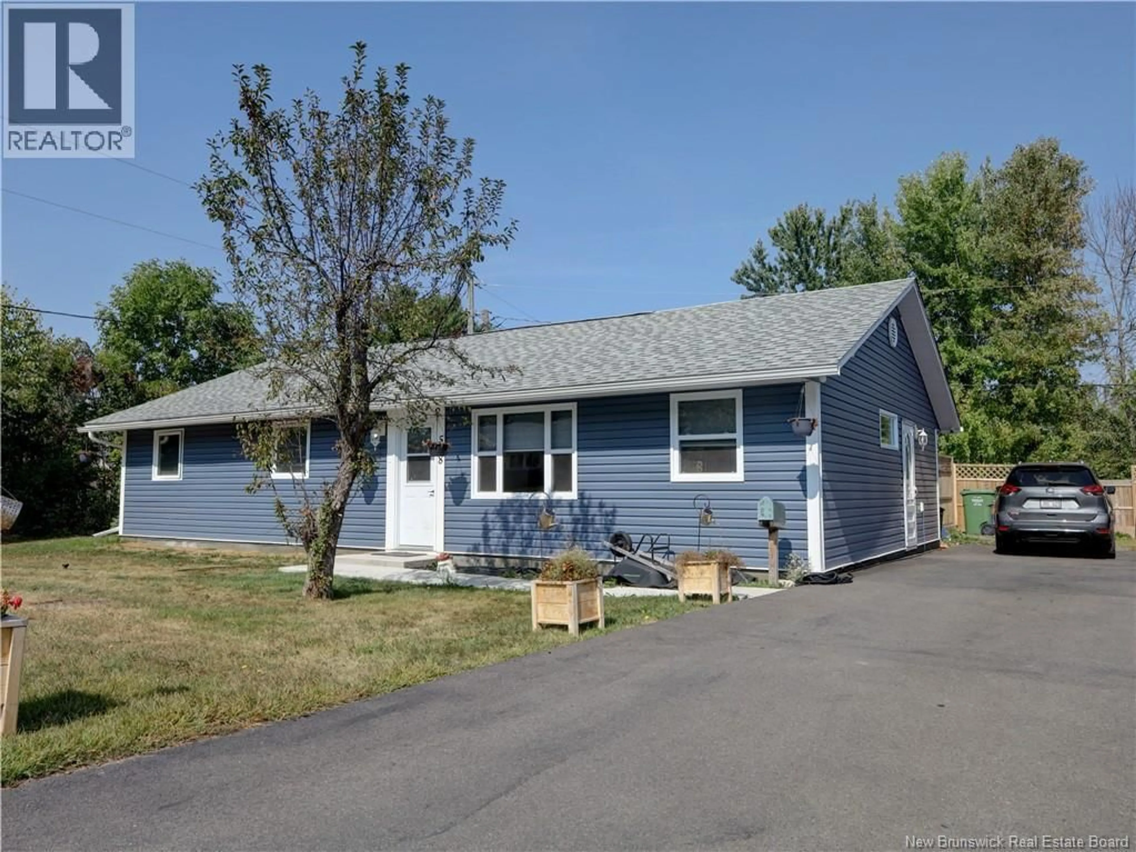 Home with vinyl exterior material, street for 538 SCOULLAR STREET, Oromocto New Brunswick E2V1H1