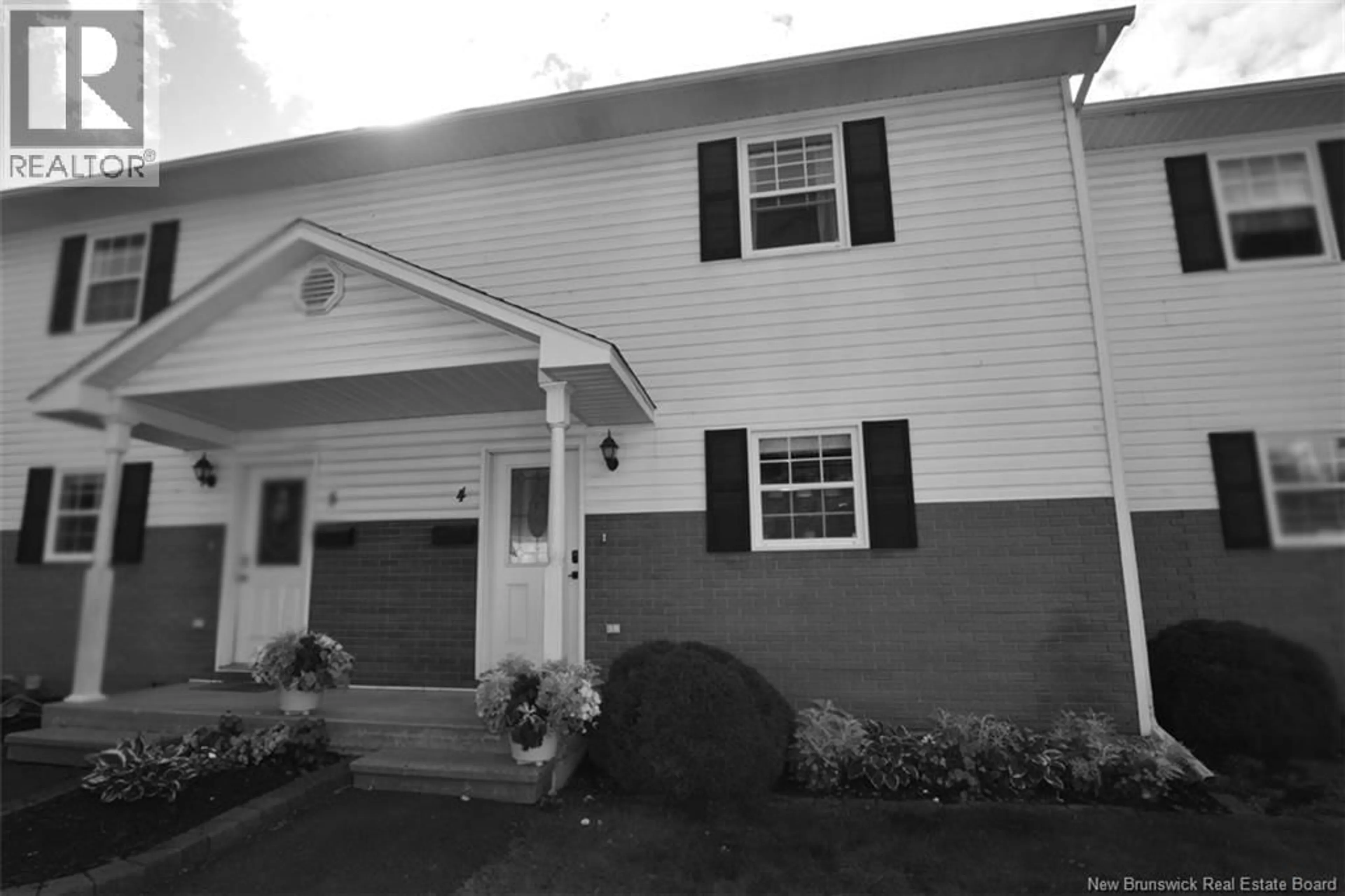Home with vinyl exterior material, street for 175 RIVERSIDE DRIVE, Fredericton New Brunswick E3A6R1