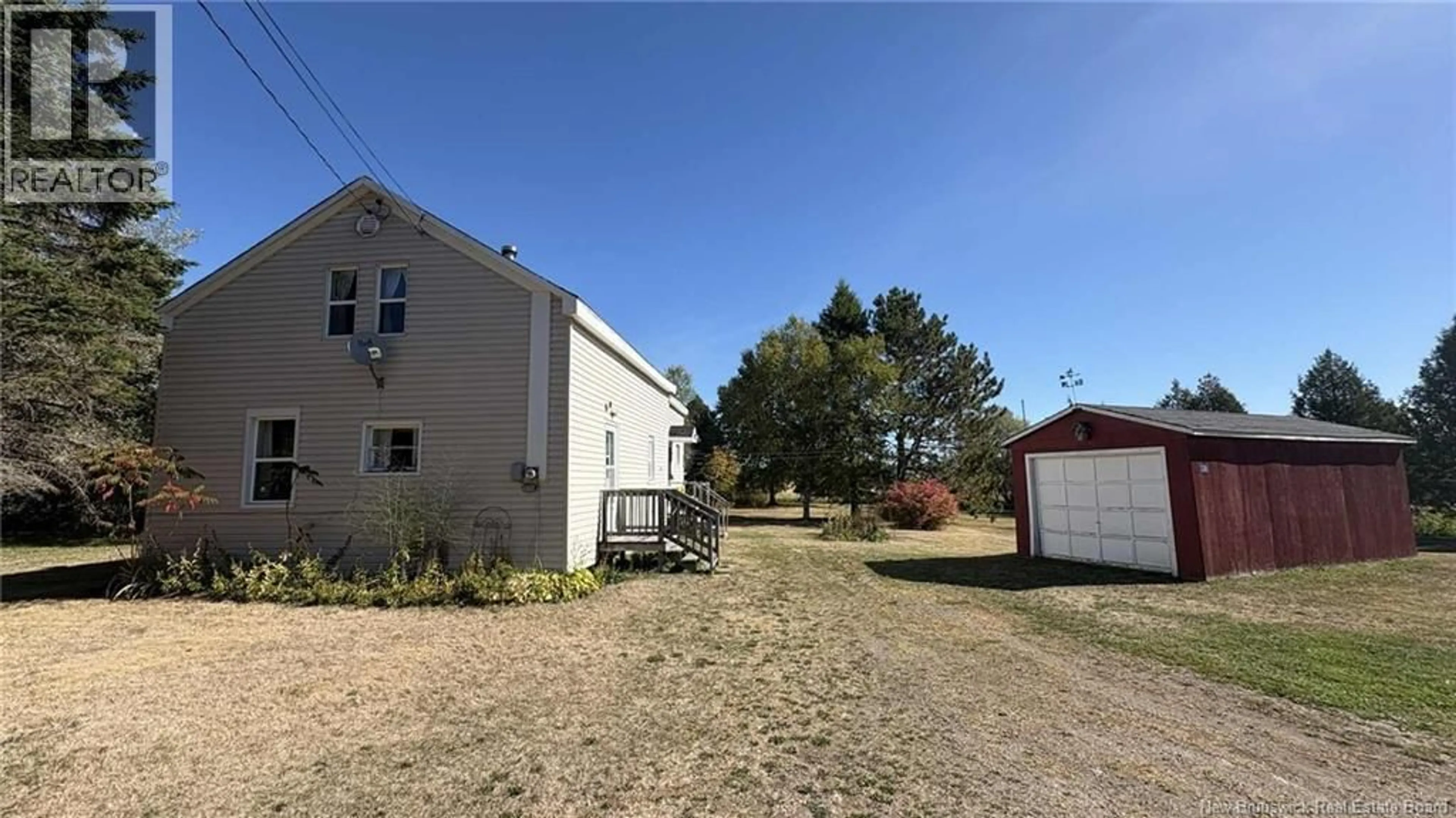 A pic from outside/outdoor area/front of a property/back of a property/a pic from drone, street for 3 FAIRVIEW AVENUE, Hillsborough New Brunswick E4H2T2
