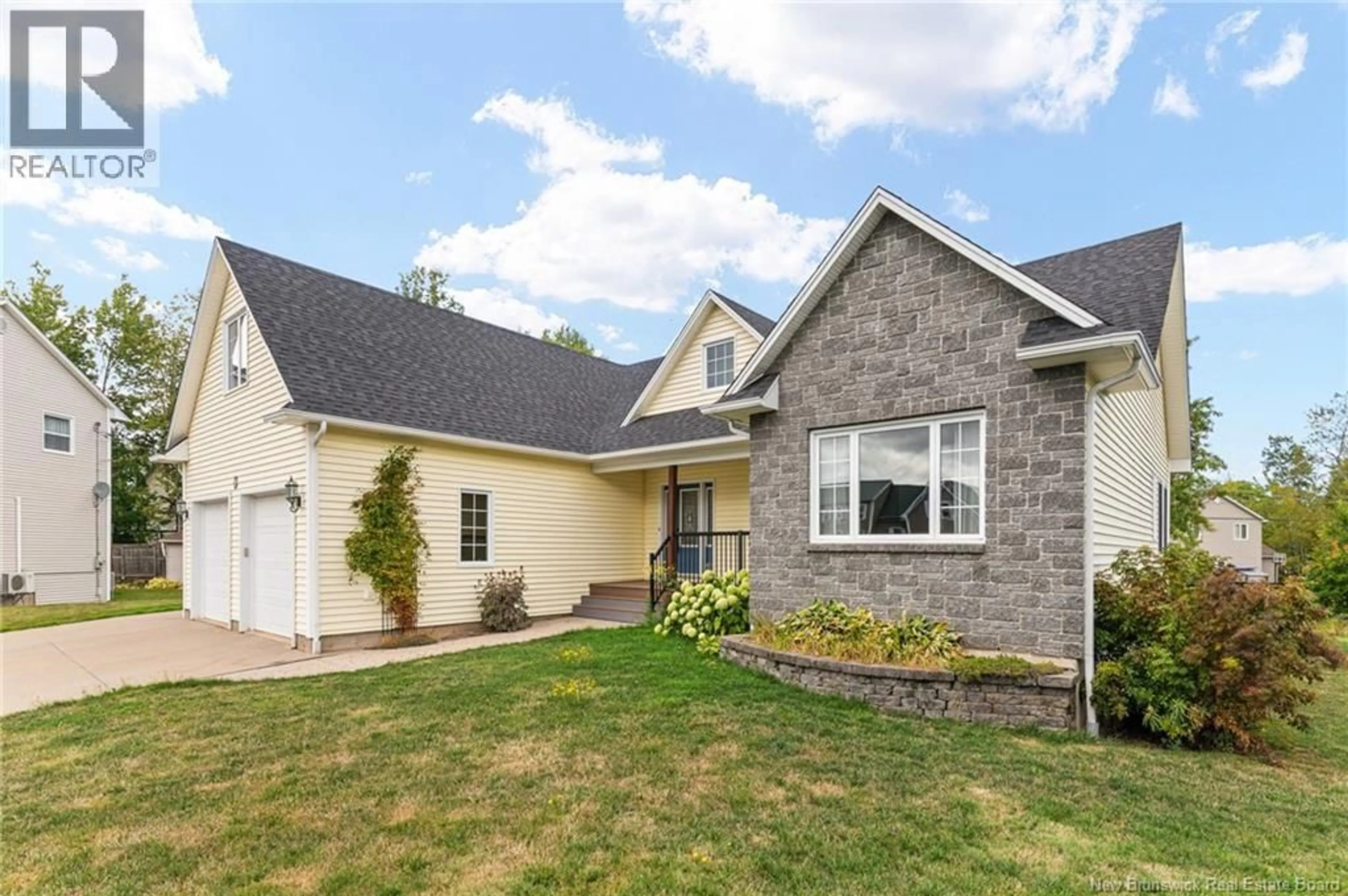 Home with vinyl exterior material, street for 5 ACORN, Moncton New Brunswick E1G4X9