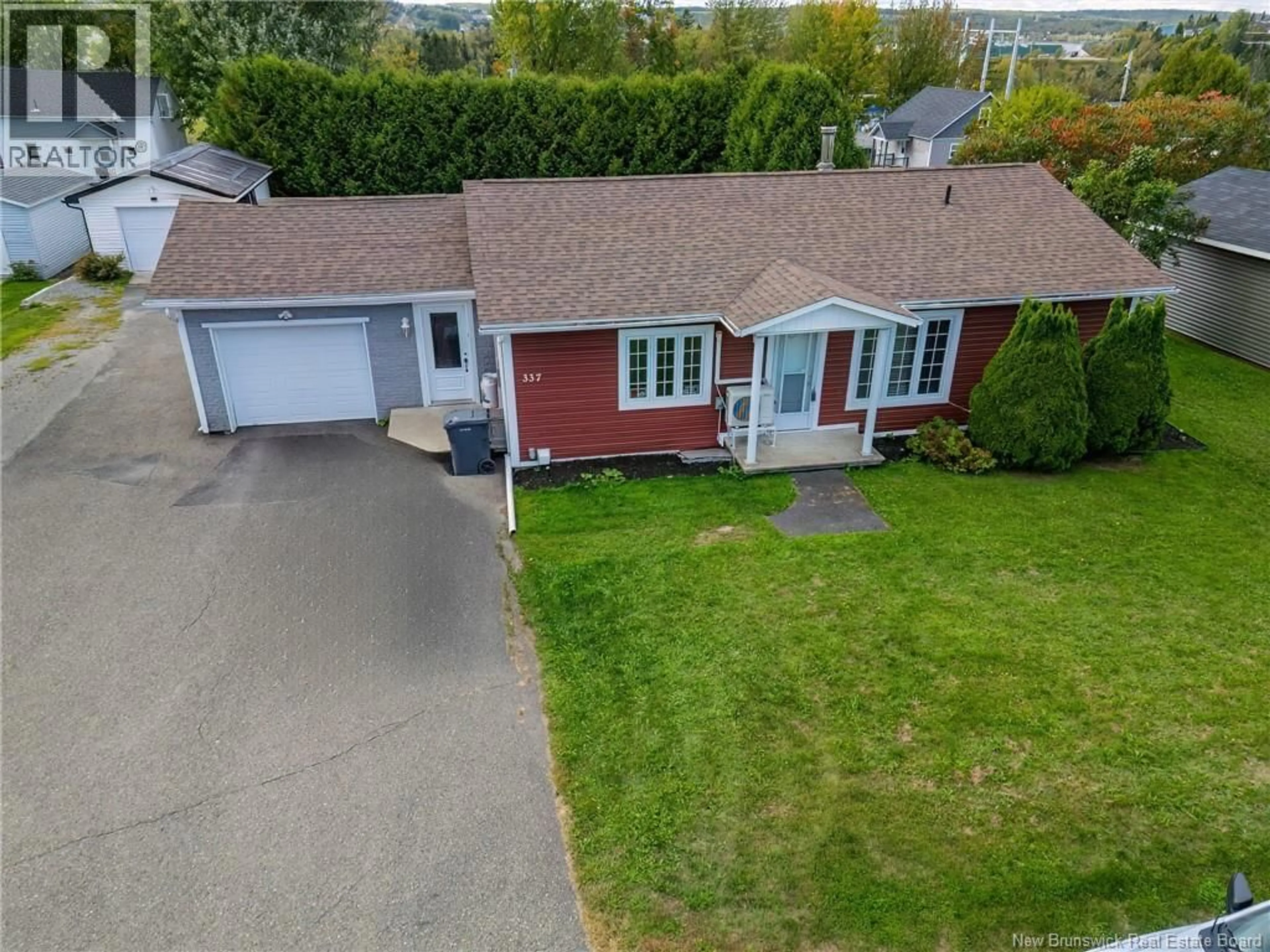 A pic from outside/outdoor area/front of a property/back of a property/a pic from drone, street for 337 ALBERT STREET, Grand-Sault/Grand Falls New Brunswick E3Y1E2