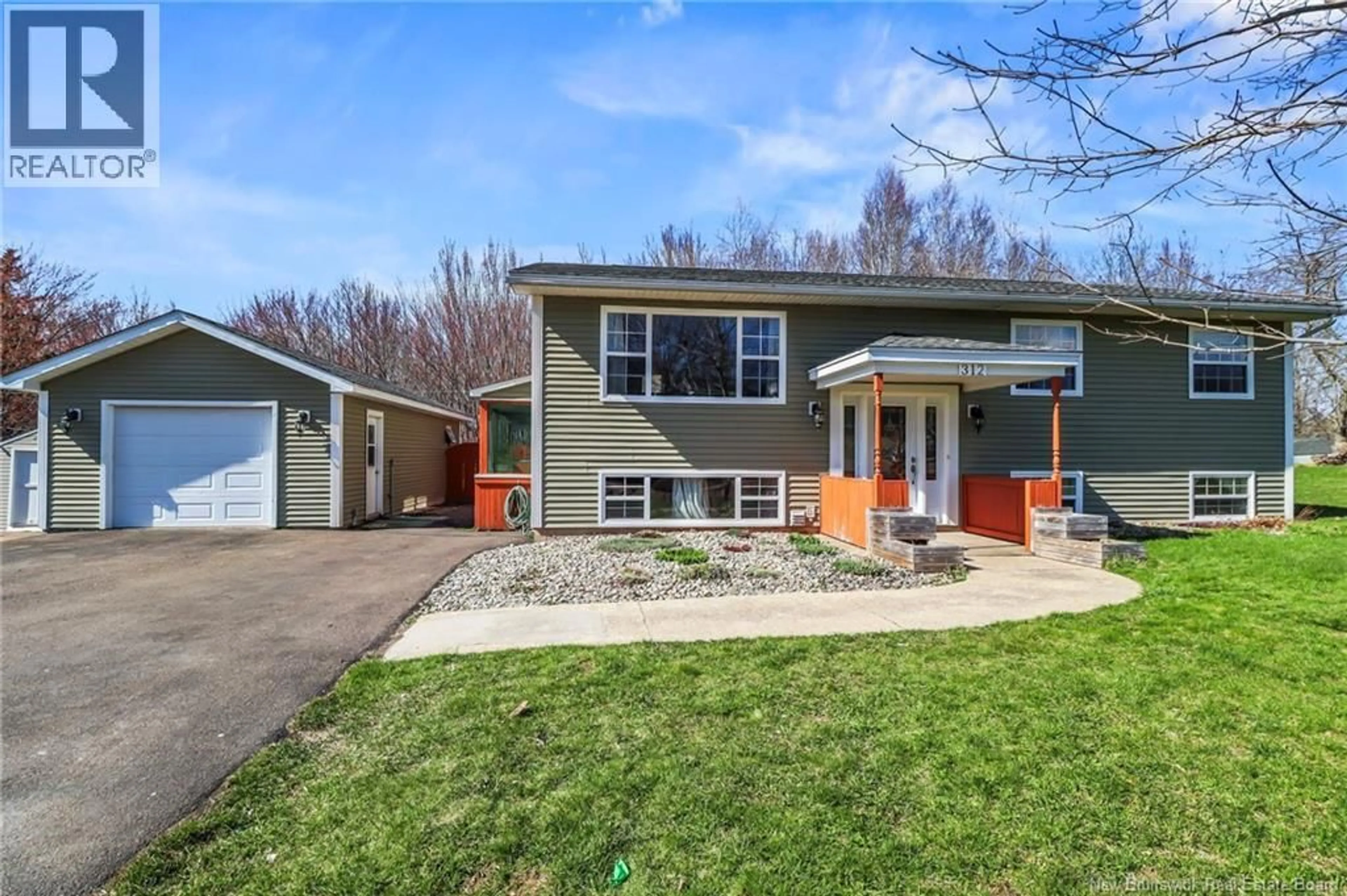 Home with vinyl exterior material, street for 312 BAYVIEW COURT, Dieppe New Brunswick E1A7L8