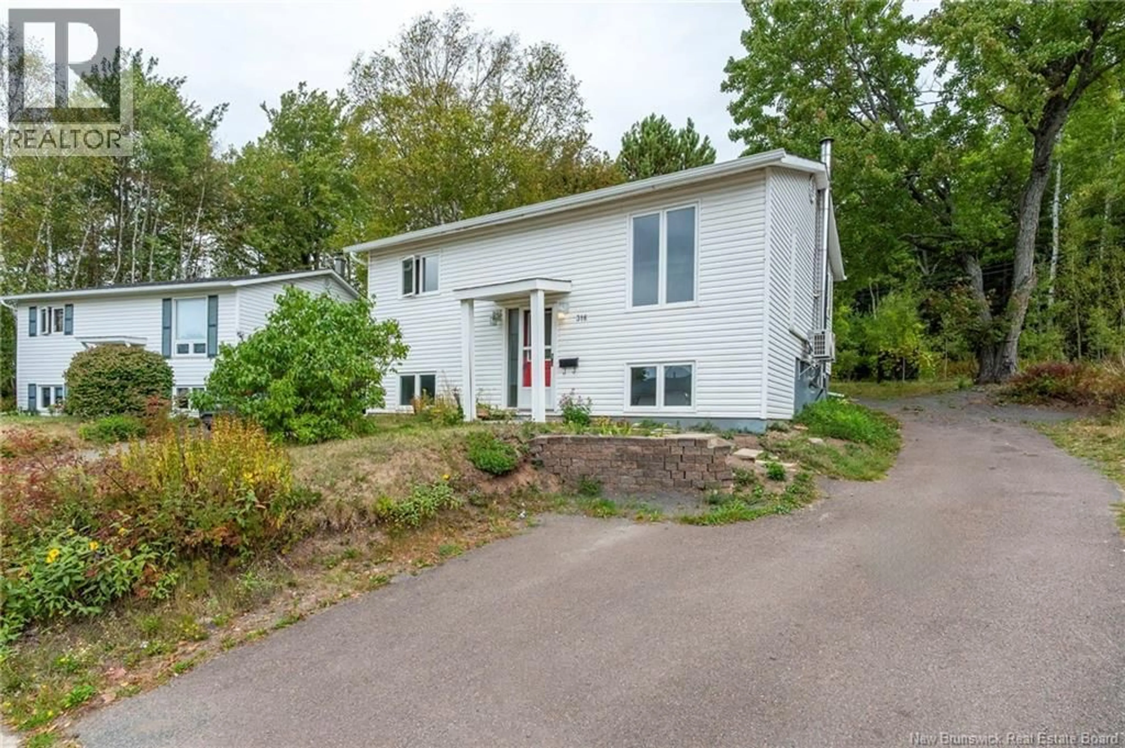 Home with vinyl exterior material, street for 316 WESTBROOK CIRCLE, Moncton New Brunswick E1E2M2