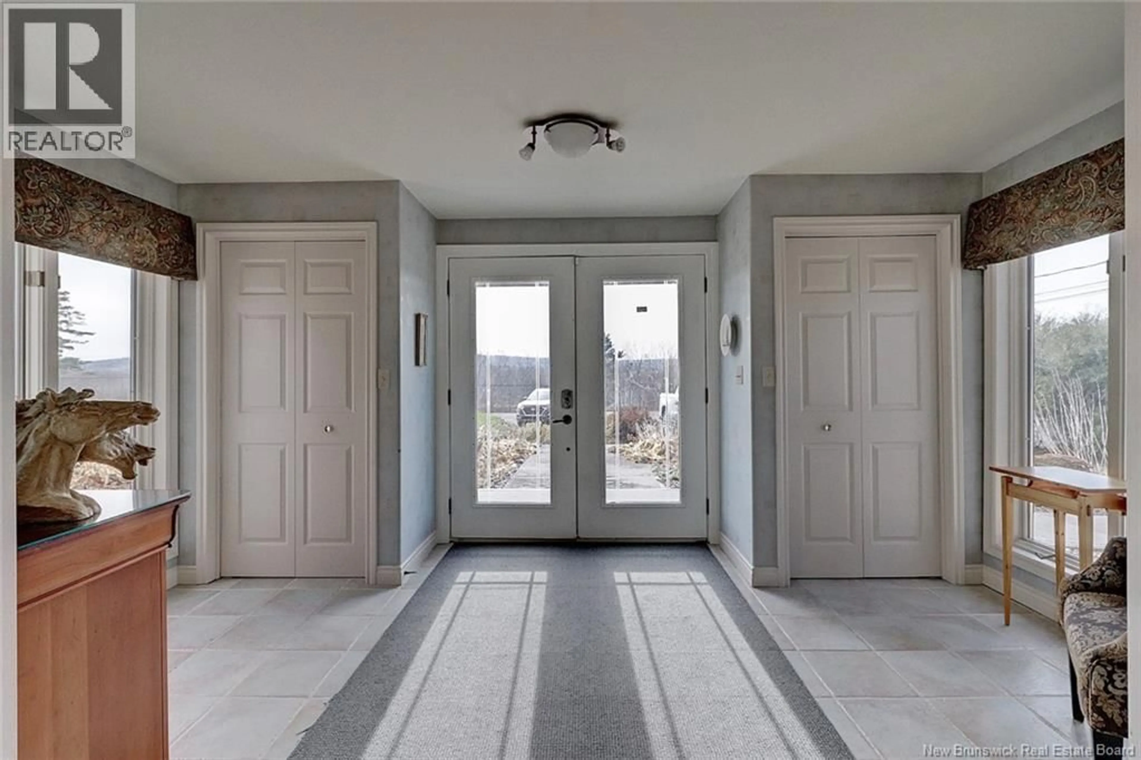 Indoor foyer for 1124 ROUTE 105, Douglas New Brunswick E3G7J7