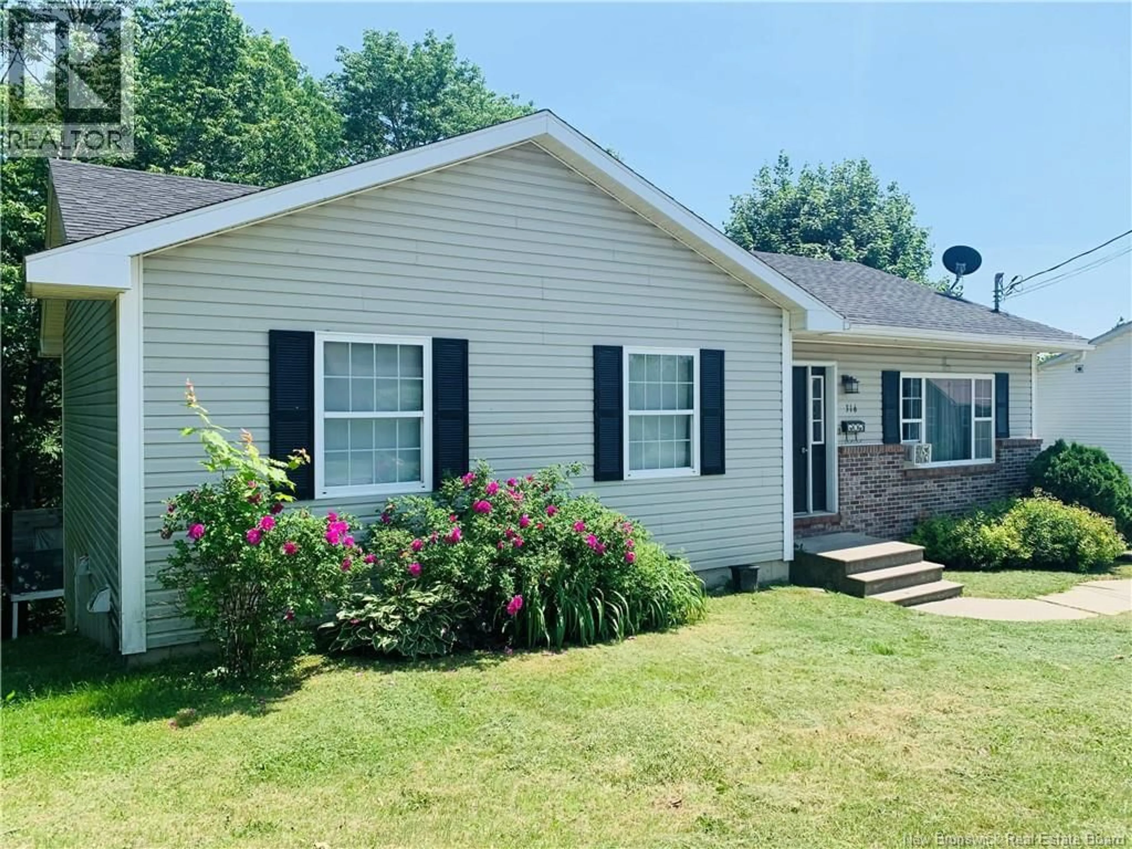 Home with vinyl exterior material, street for 316 MILLTOWN BOULEVARD, St. Stephen New Brunswick E3L1H9