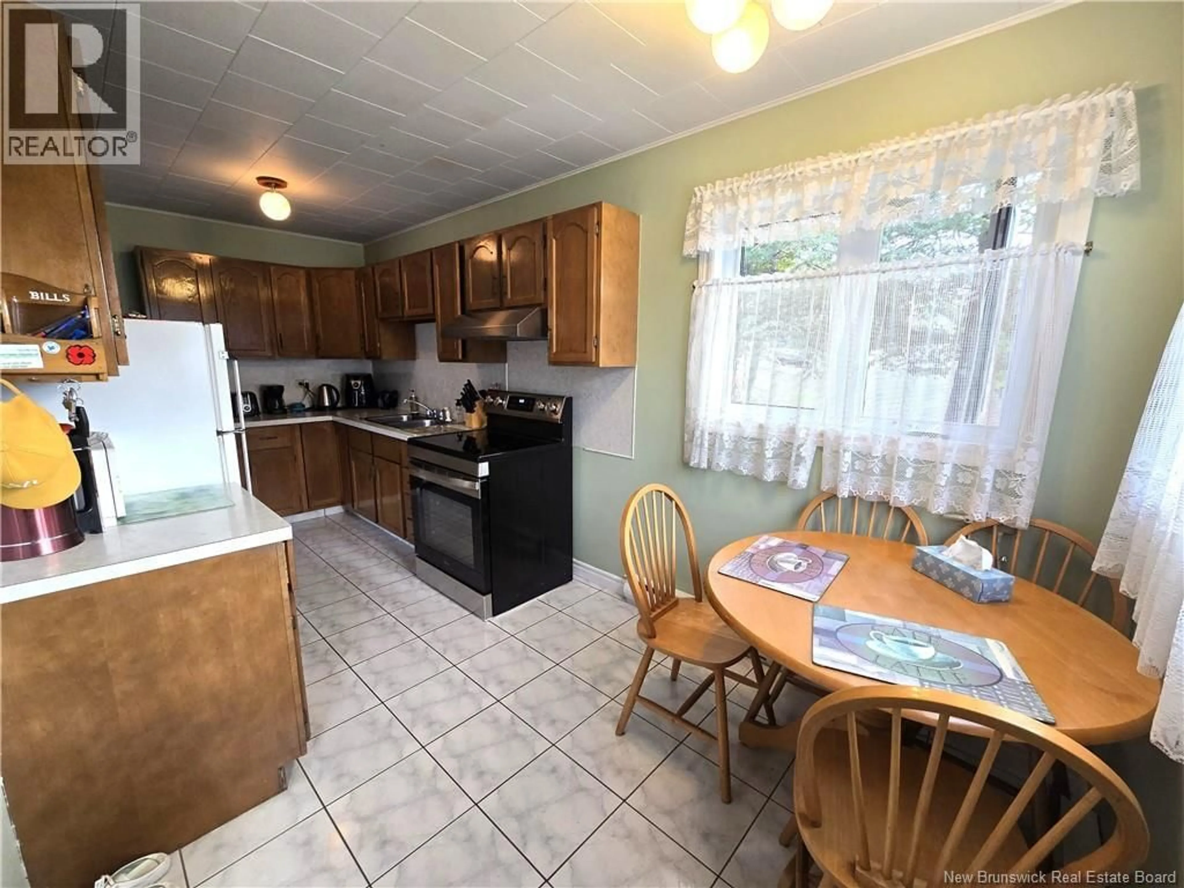 Standard kitchen, unknown for 19 J.-GASPARD-BOUCHER AVENUE, Edmundston New Brunswick E3V1P4