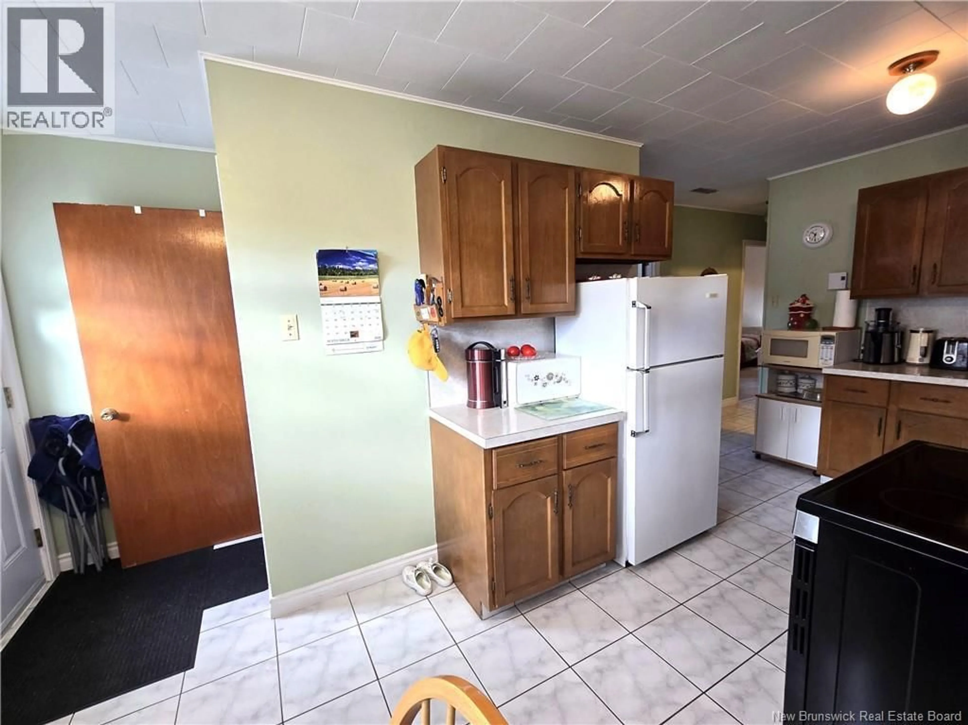 Standard kitchen, unknown for 19 J.-GASPARD-BOUCHER AVENUE, Edmundston New Brunswick E3V1P4