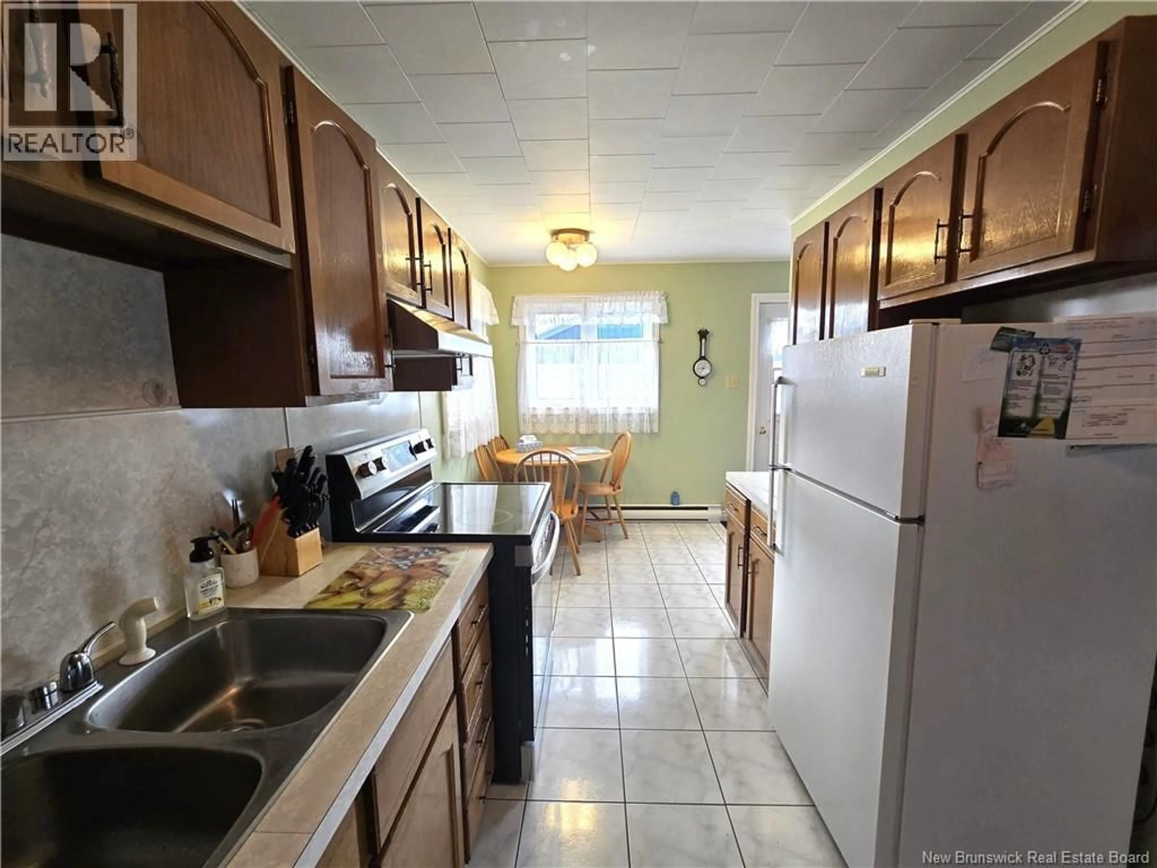 Standard kitchen, ceramic/tile floor for 19 J.-GASPARD-BOUCHER AVENUE, Edmundston New Brunswick E3V1P4