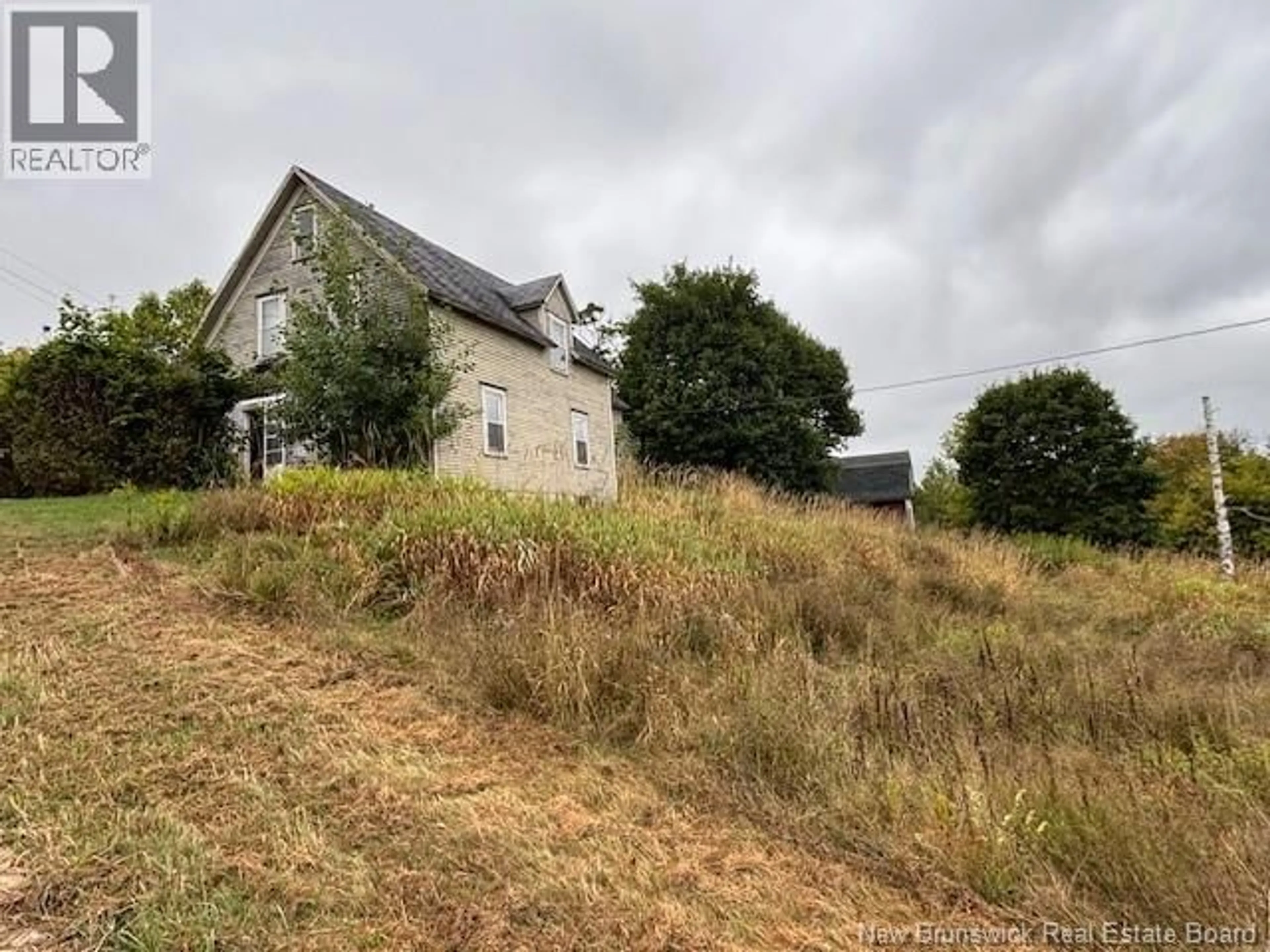 A pic from outside/outdoor area/front of a property/back of a property/a pic from drone, building for 79 O'CONNELL AVENUE, Sussex New Brunswick E4E1X1