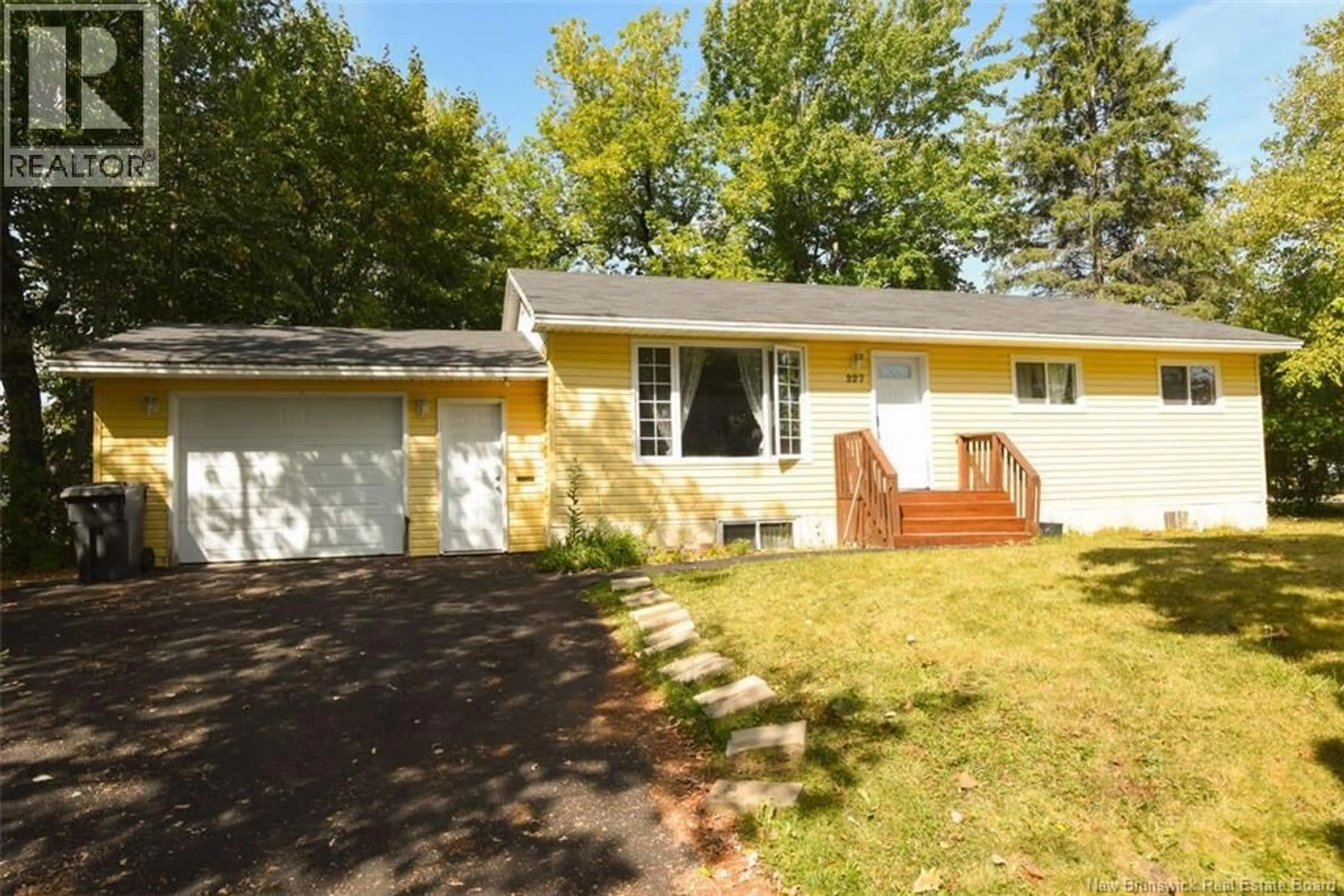 Home with vinyl exterior material, street for 227 LEEDS DRIVE, Fredericton New Brunswick E3B4S7