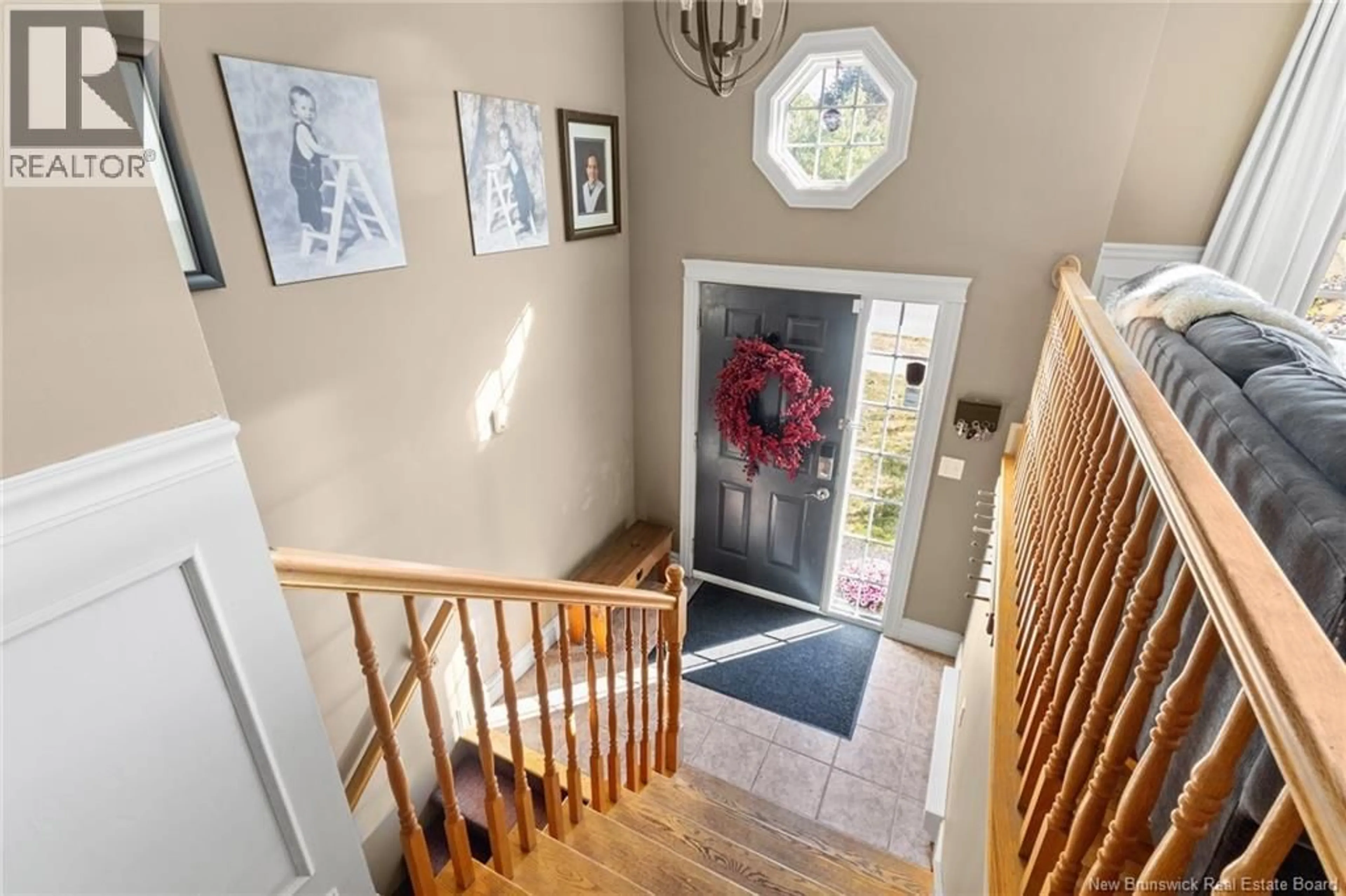 Indoor entryway for 17 ATTENBOROUGH DRIVE, Fredericton New Brunswick E3A9R6