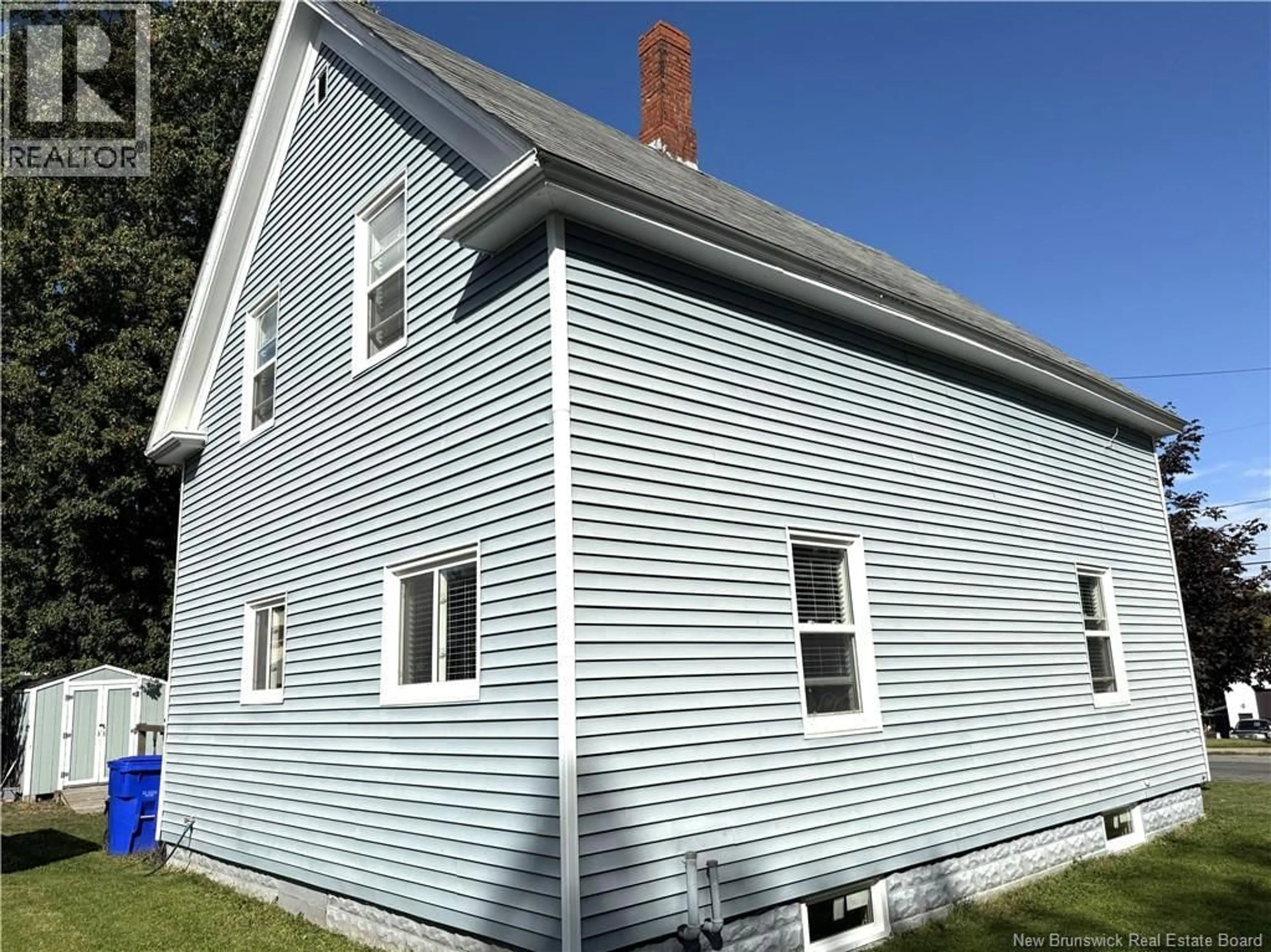 Home with vinyl exterior material, building for 48 MAIN STREET, St. Stephen New Brunswick E3L1Z6