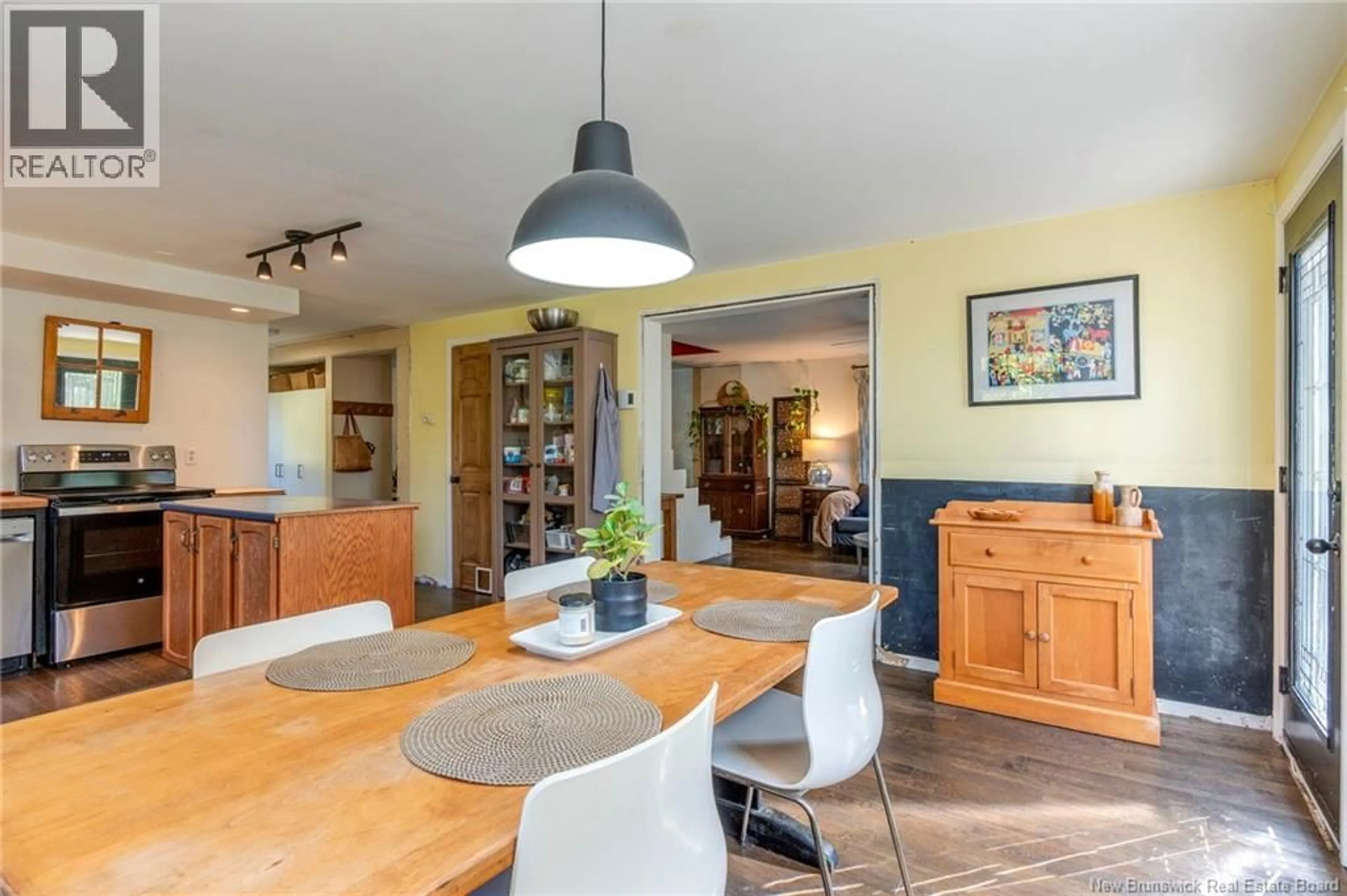Open concept kitchen, wood/laminate floor for 186 HILL ROAD, Kingston New Brunswick E5N1H9