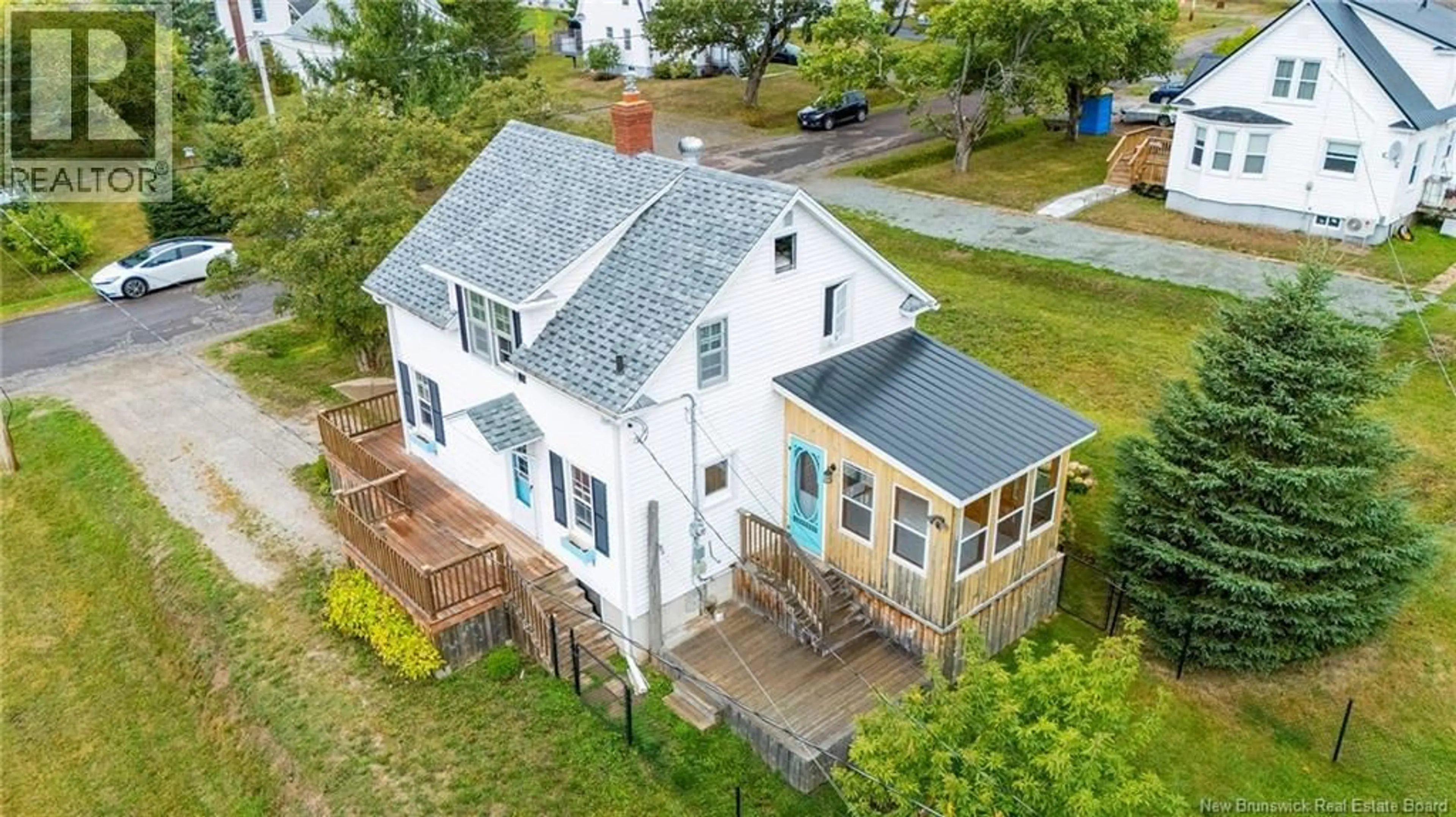 A pic from outside/outdoor area/front of a property/back of a property/a pic from drone, building for 53 VETERANS AVENUE, Salisbury New Brunswick E4J2T1