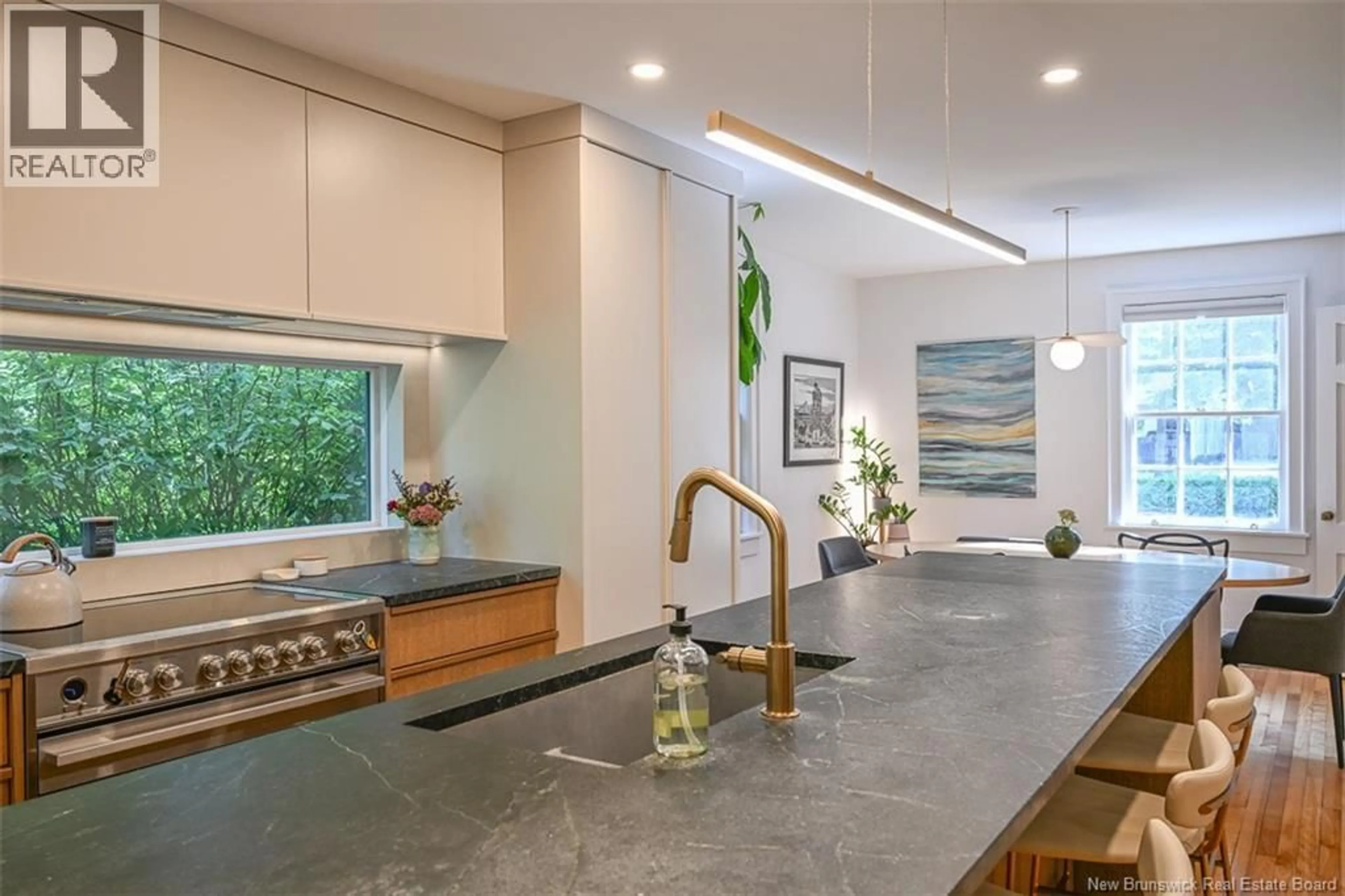 Contemporary kitchen, unknown for 102 ALEXANDRA STREET, Fredericton New Brunswick E3B1Y6