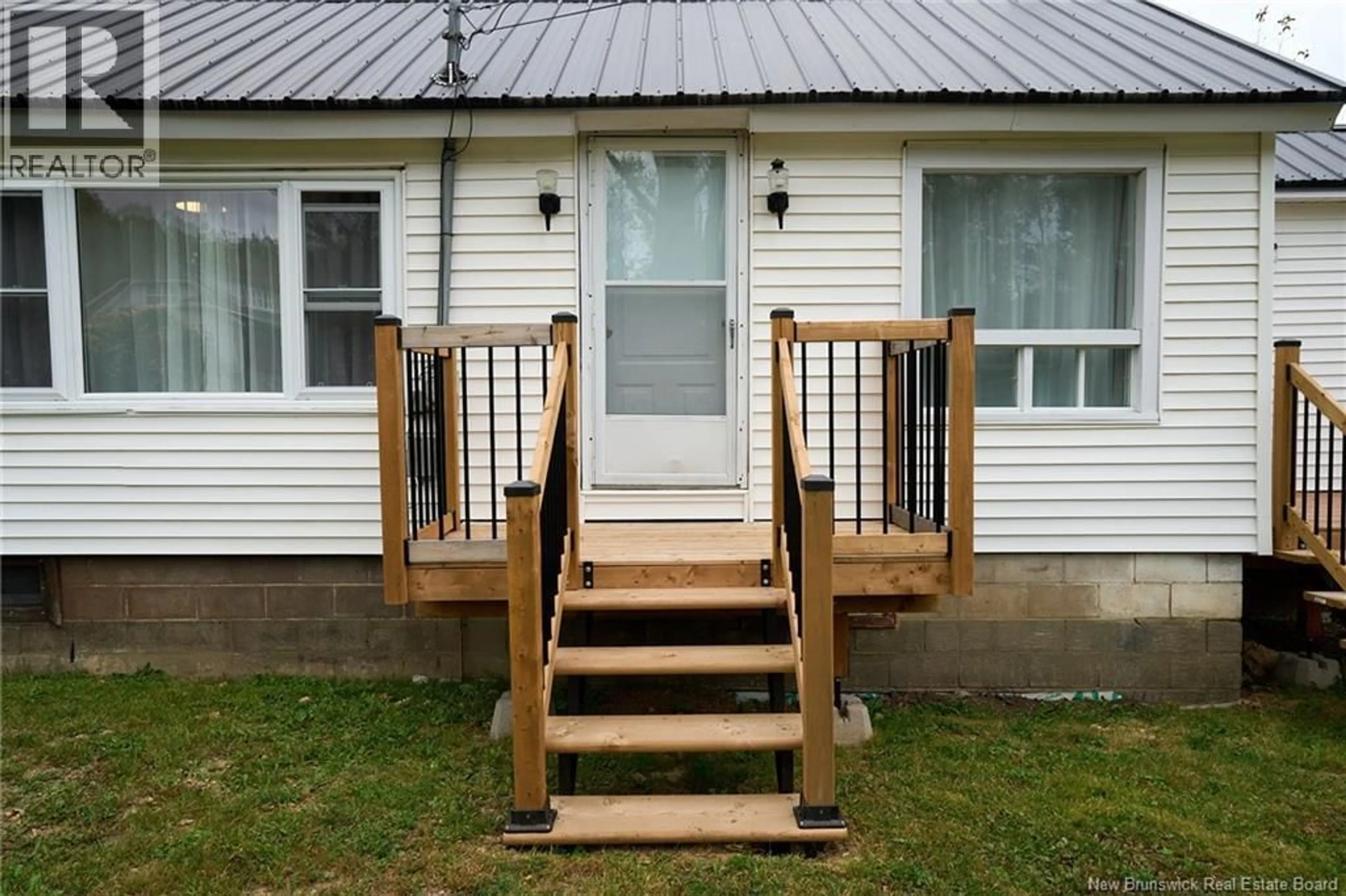 Patio, building for 4032 104 ROUTE, Millville New Brunswick E6E1S9