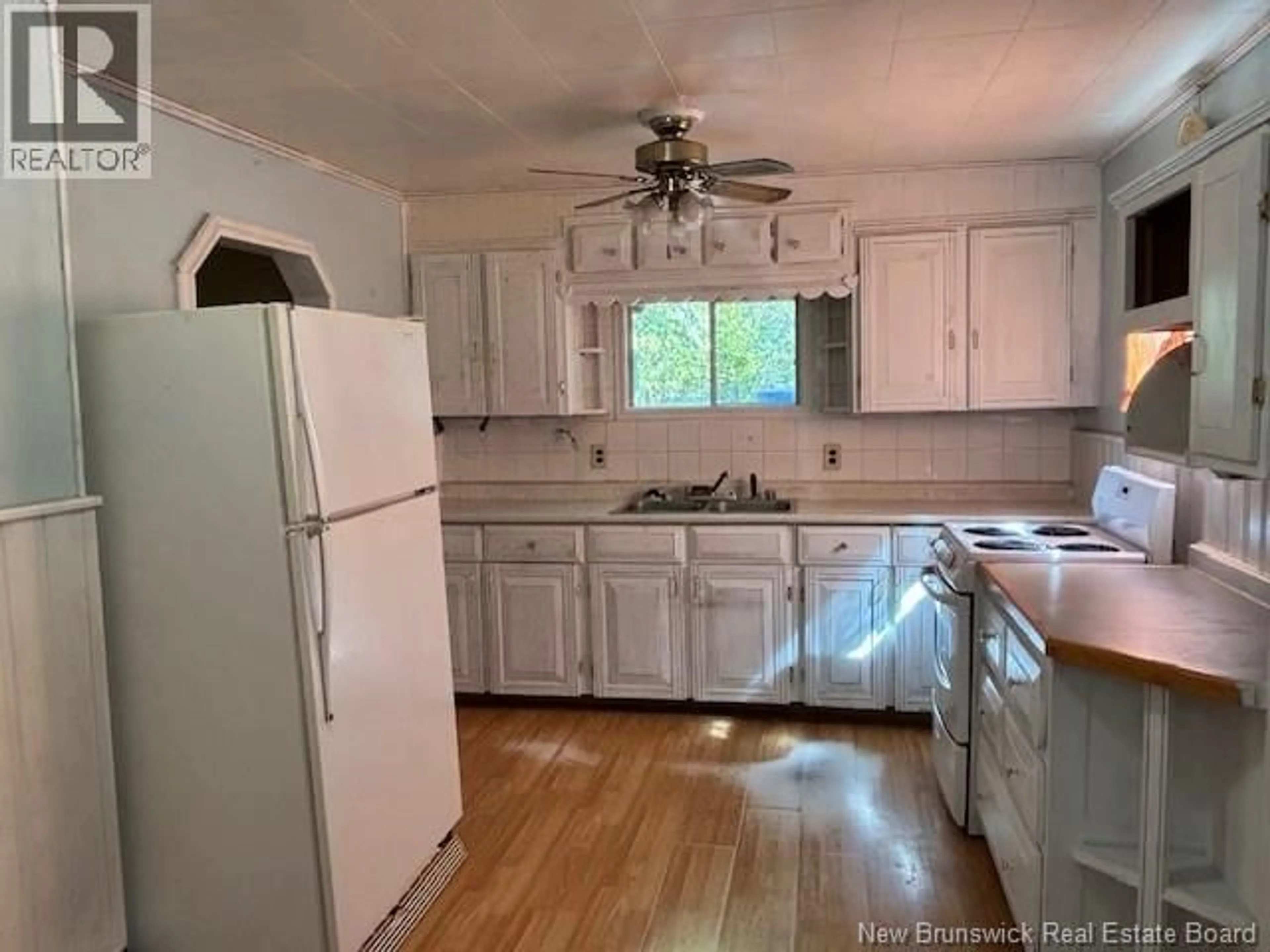 Standard kitchen, unknown for 5 STOCKDALE ROAD, Saint John New Brunswick E5N6P5