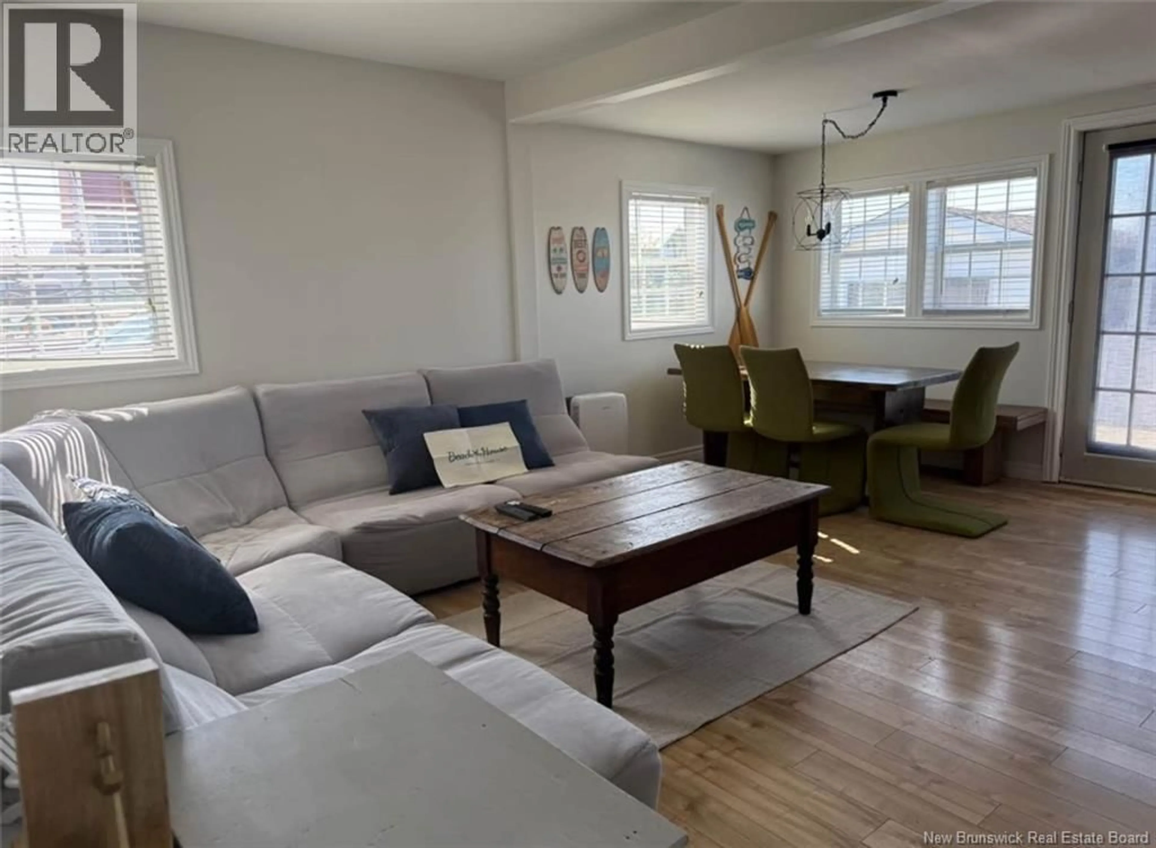 Living room with furniture, unknown for 116 BRYDGES, Pointe-Du-Chêne New Brunswick E4P3Z4
