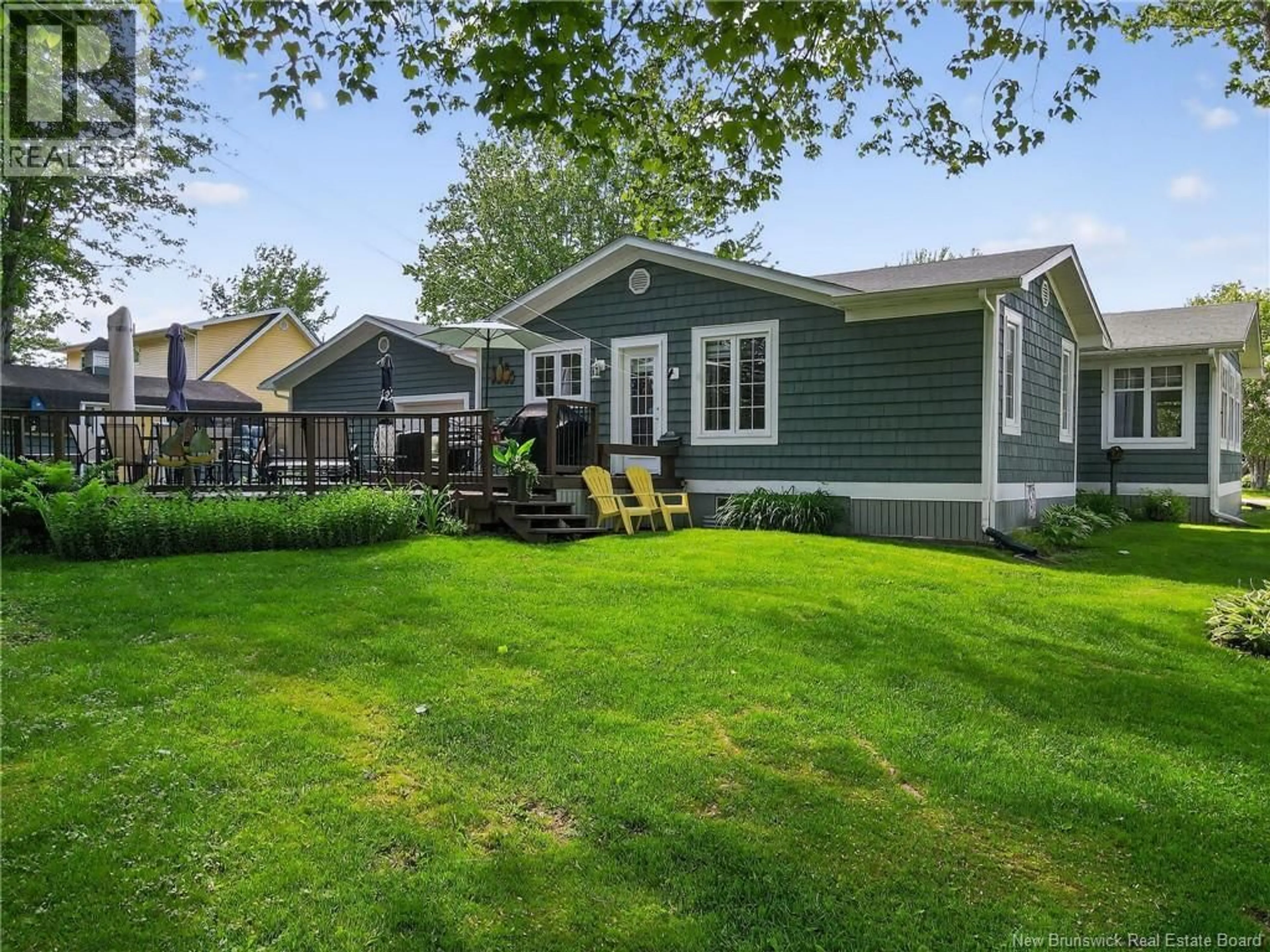 Home with vinyl exterior material, street for 451 BREAUX BRIDGE, Shediac New Brunswick E4P2M5