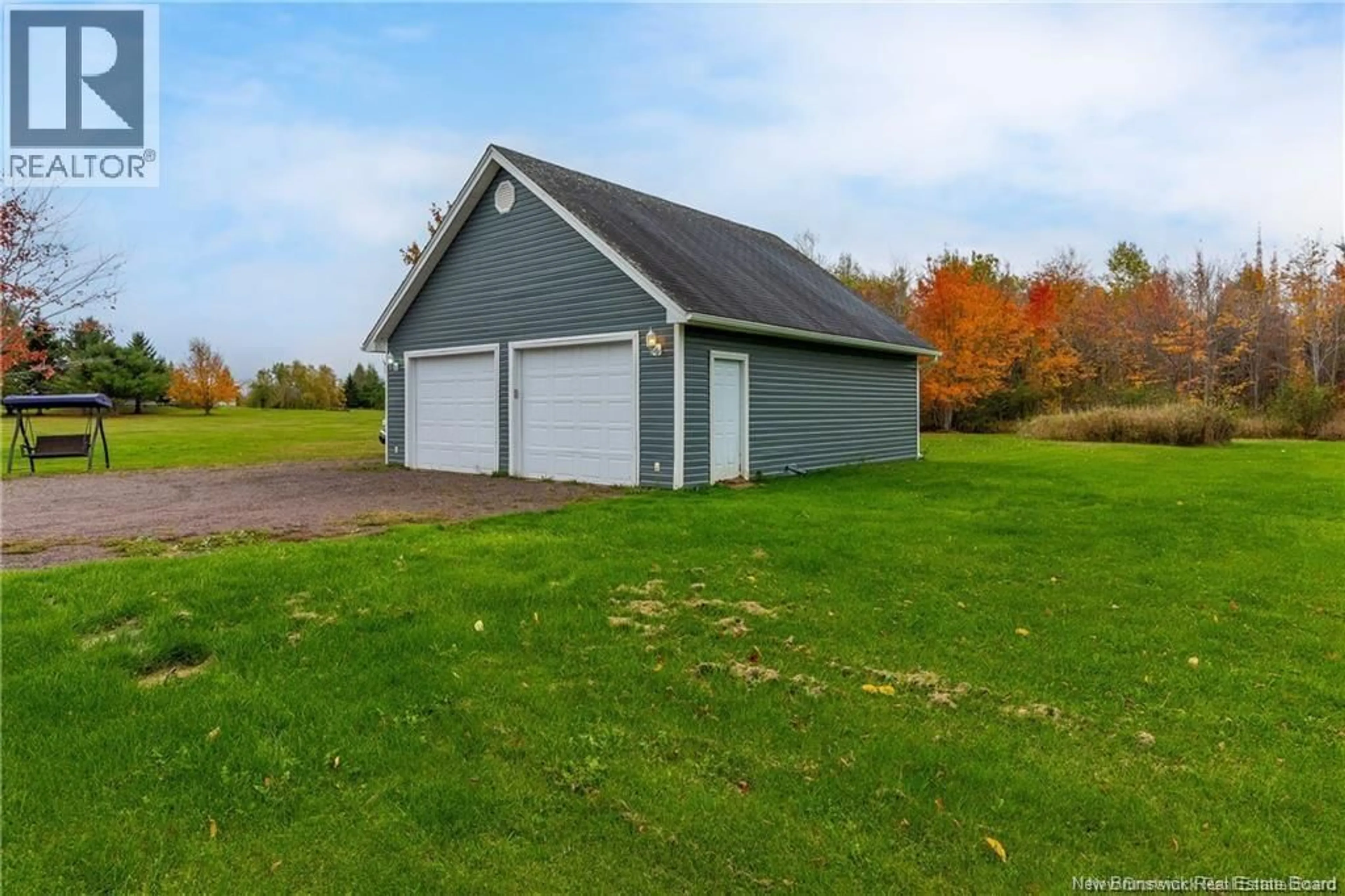 Indoor garage for 5380 495, Sainte-Marie-De-Kent New Brunswick E4S1Z9