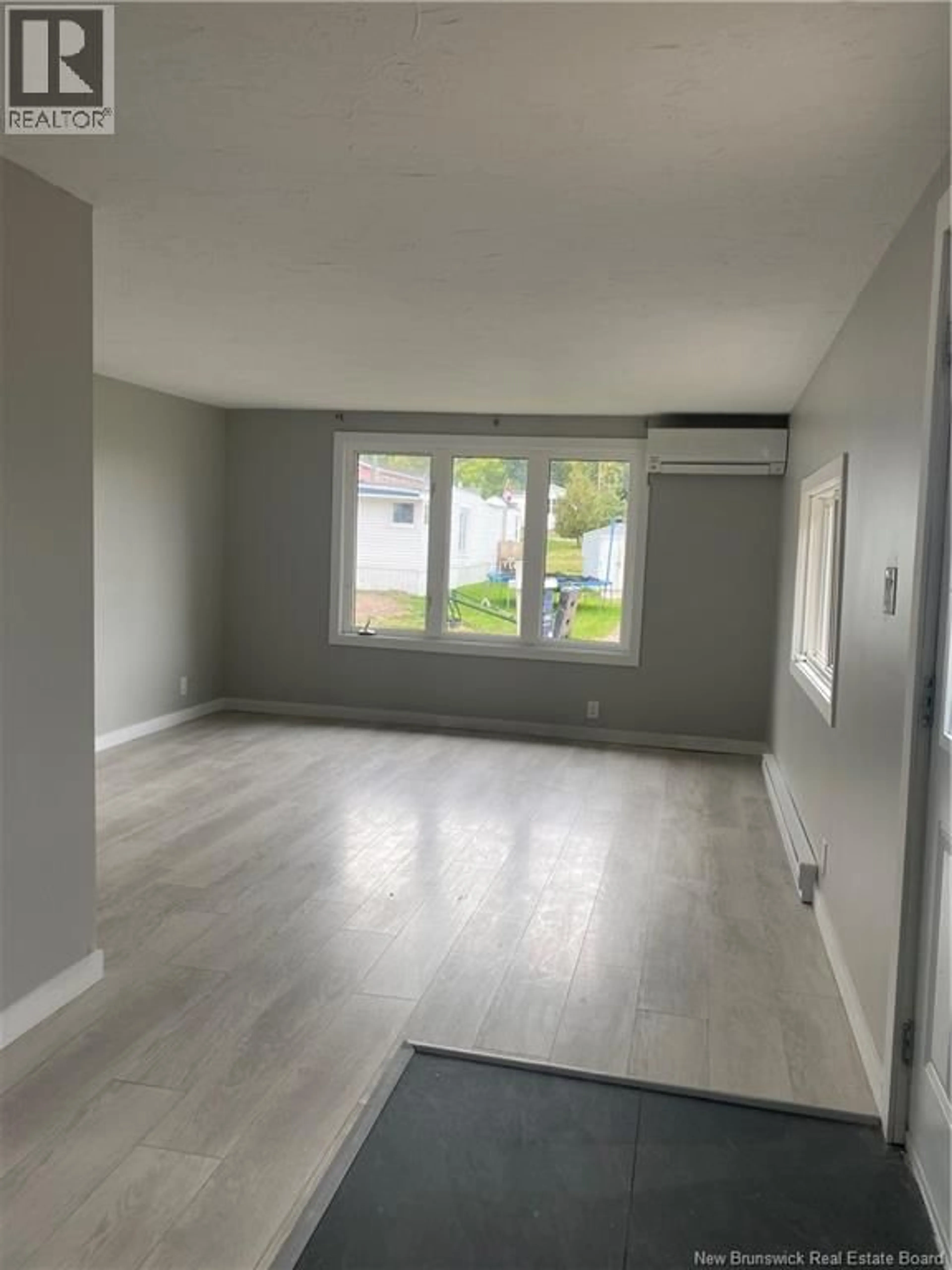 A pic of a room for 21 CASCADE AVENUE, Moncton New Brunswick E1E2J8