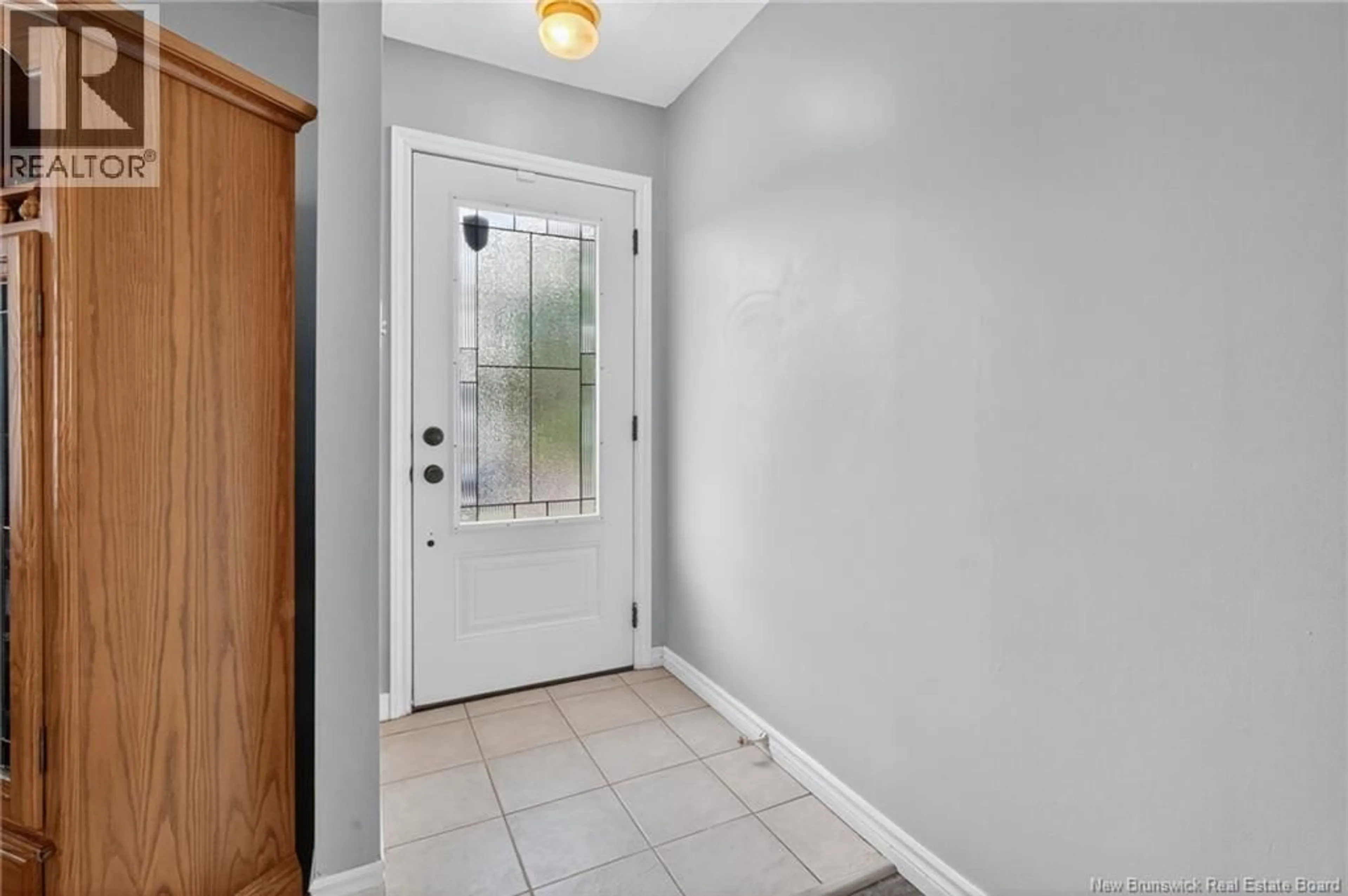 Indoor entryway for 133 SAVOIE DRIVE, Moncton New Brunswick E1C8H4
