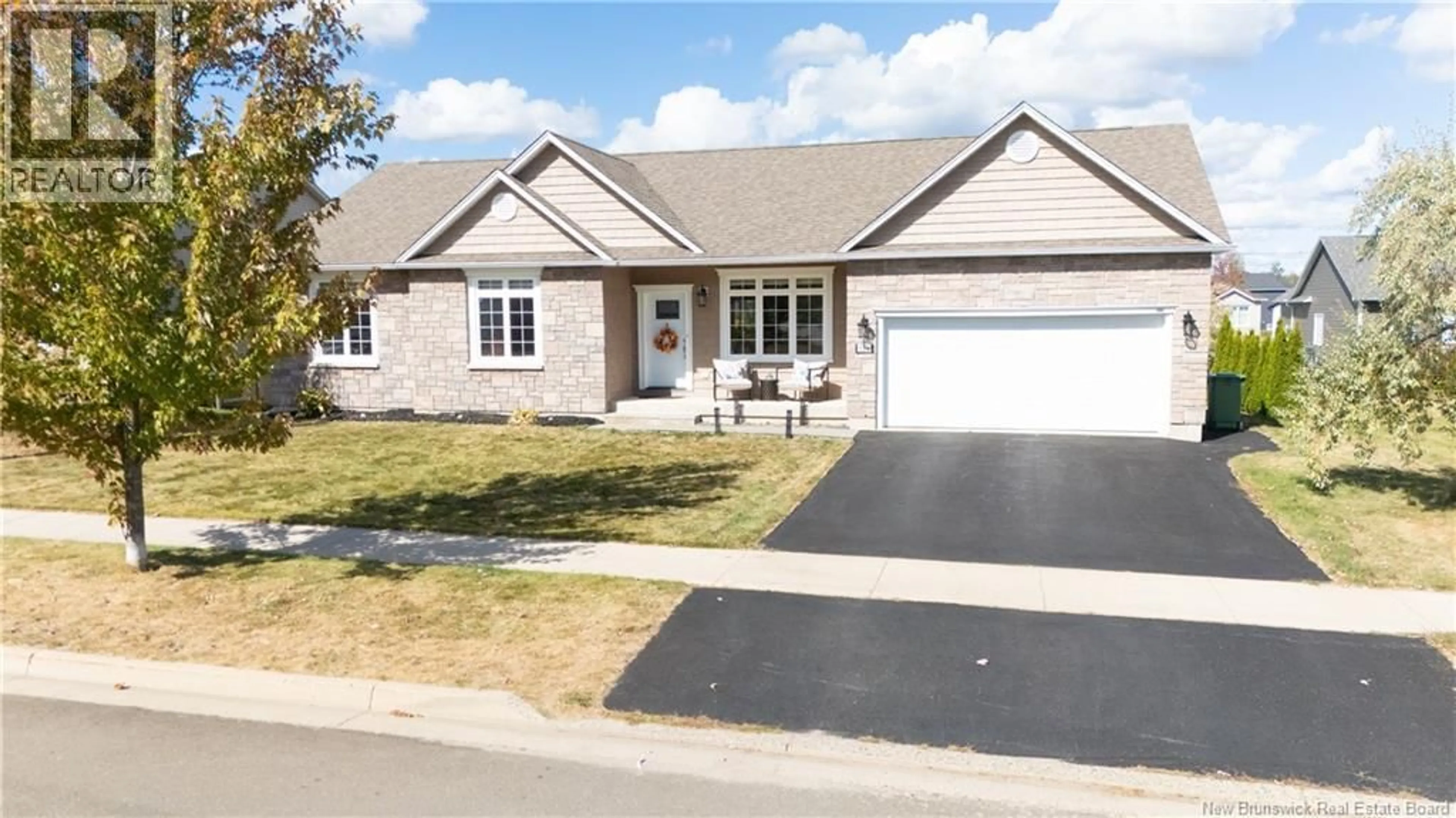 Home with vinyl exterior material, street for 194 MORNING GATE DRIVE, Fredericton New Brunswick E3B0G6